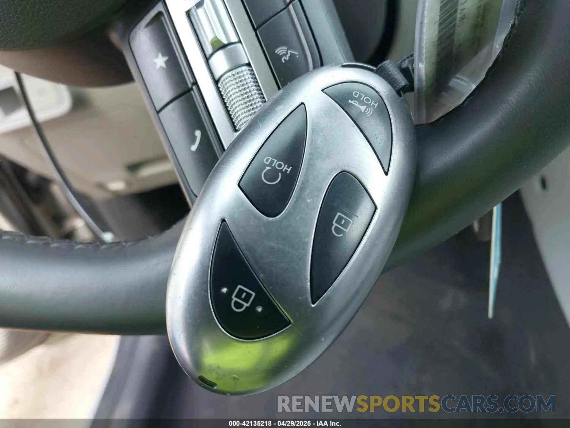 11 Фотография поврежденного автомобиля KM8HB3AB3SU215152 HYUNDAI KONA 2025