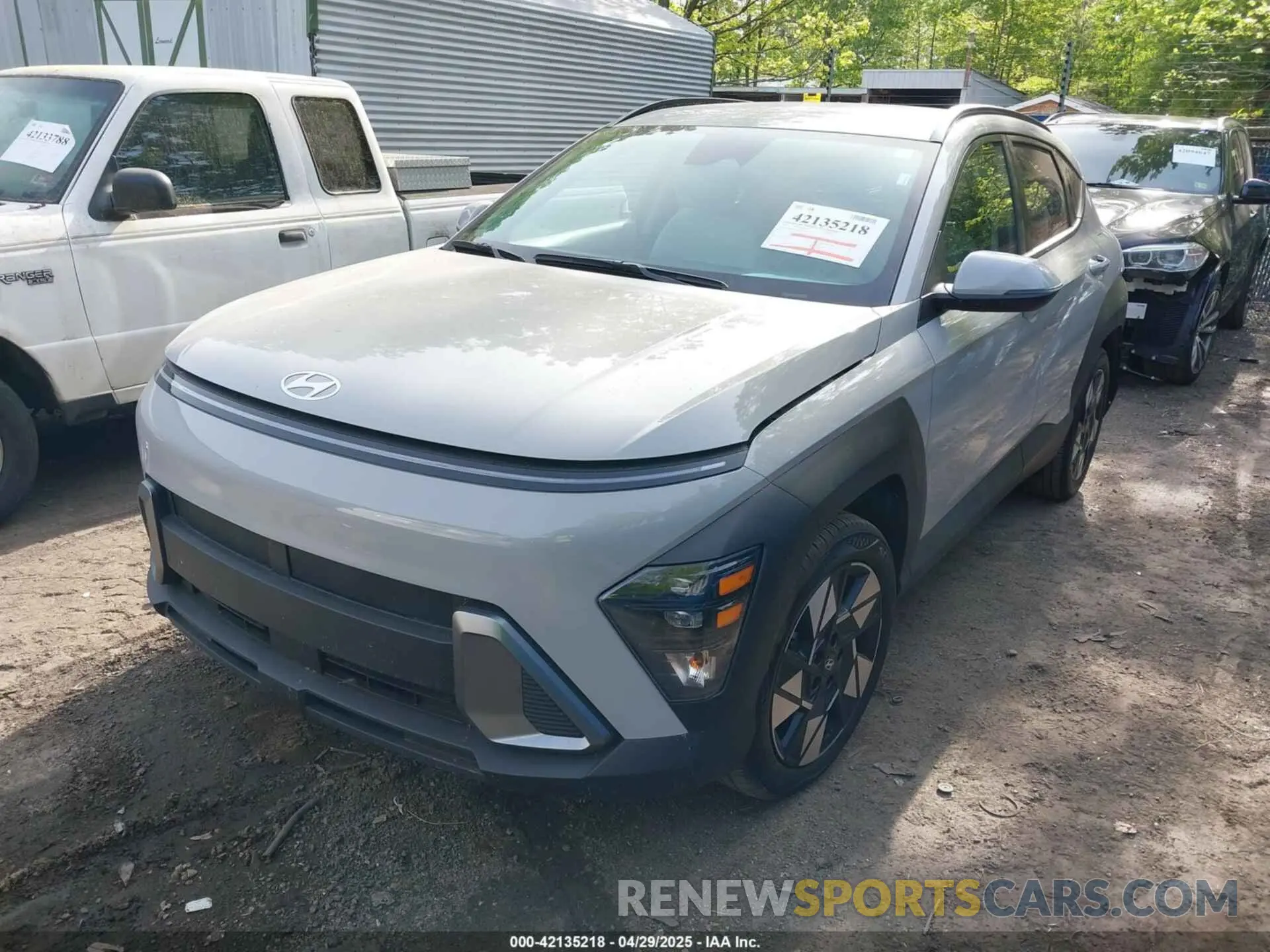 2 Фотография поврежденного автомобиля KM8HB3AB3SU215152 HYUNDAI KONA 2025