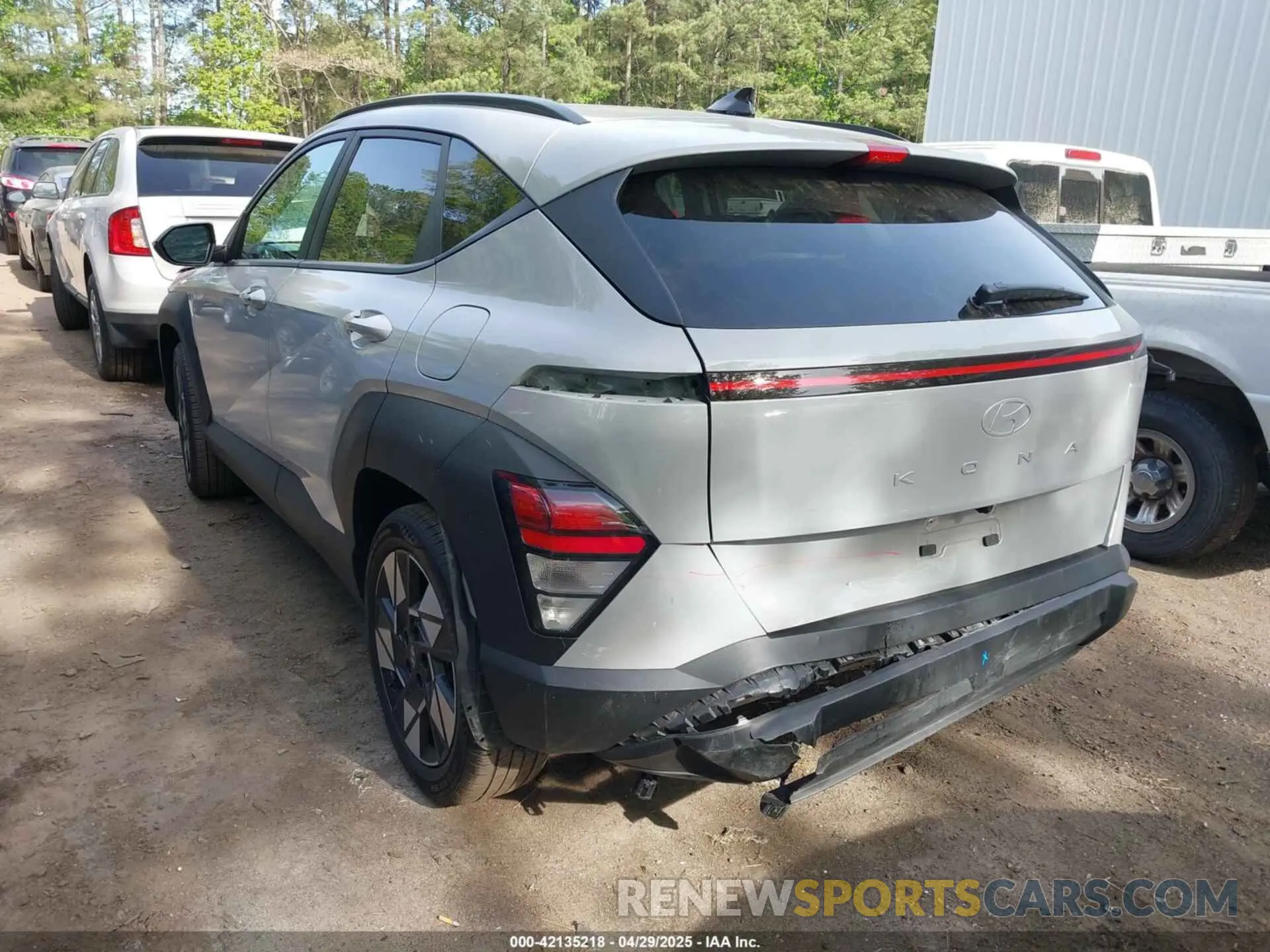 3 Фотография поврежденного автомобиля KM8HB3AB3SU215152 HYUNDAI KONA 2025