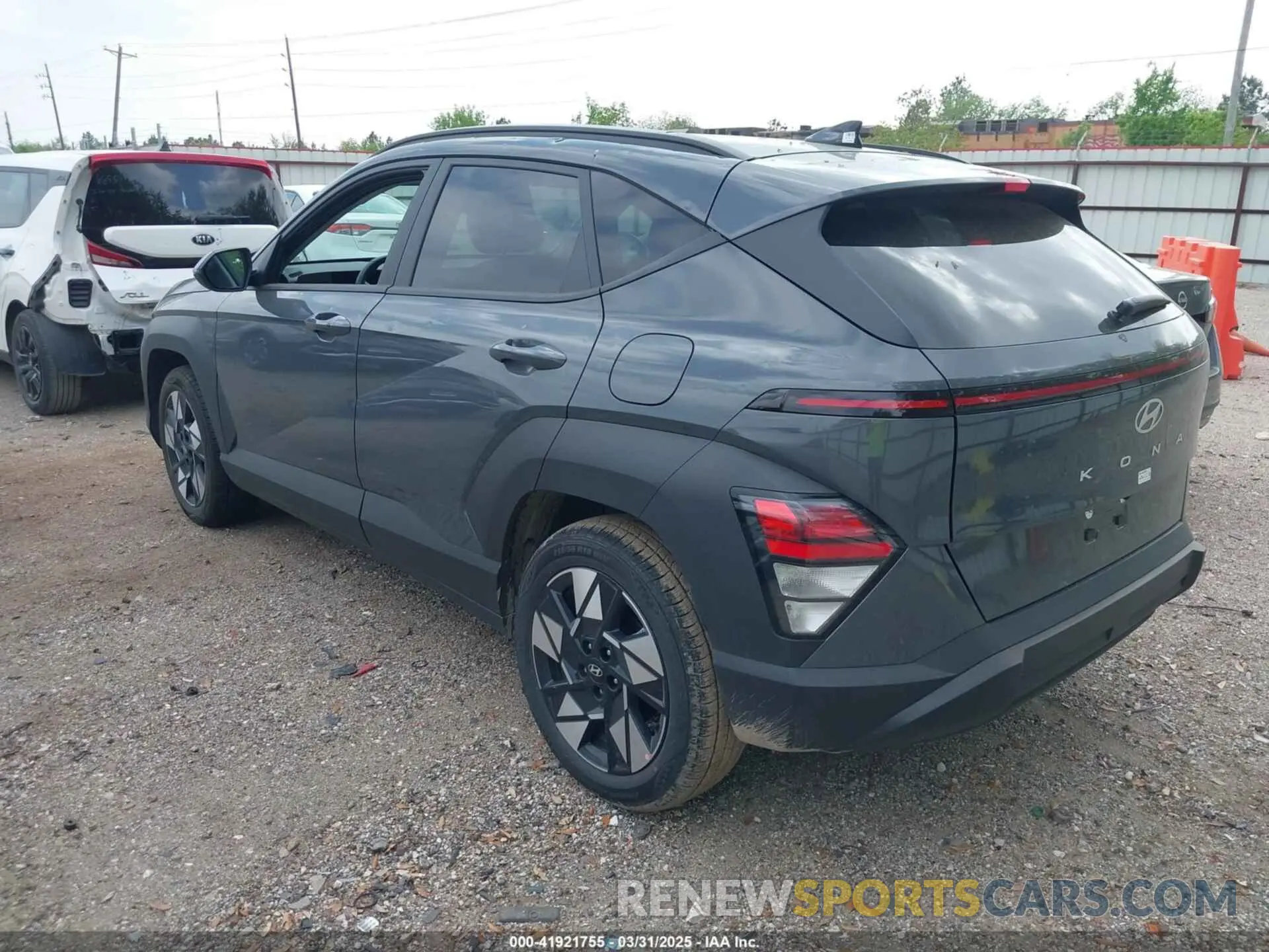 3 Фотография поврежденного автомобиля KM8HB3AB3SU246630 HYUNDAI KONA 2025