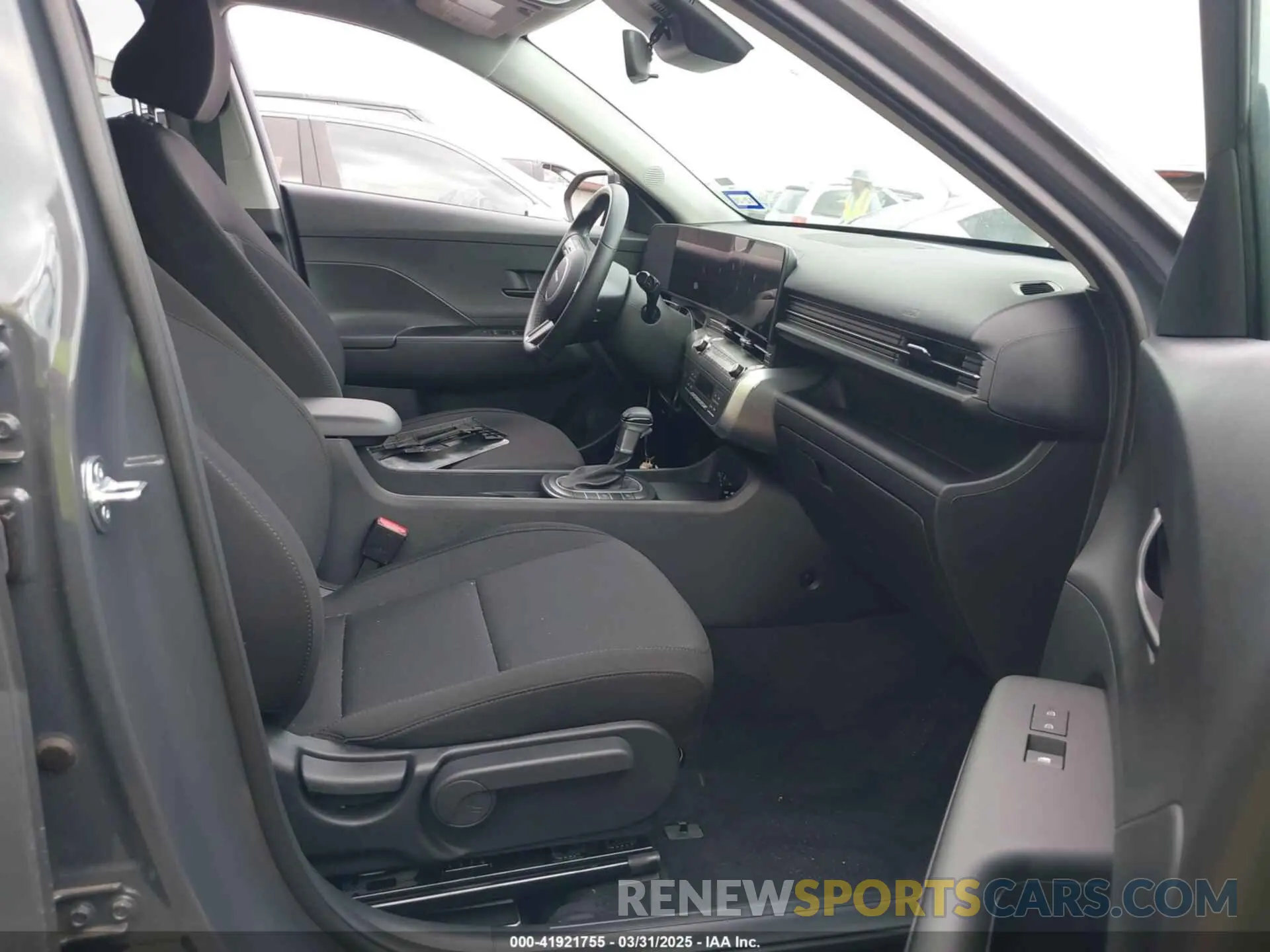 5 Фотография поврежденного автомобиля KM8HB3AB3SU246630 HYUNDAI KONA 2025
