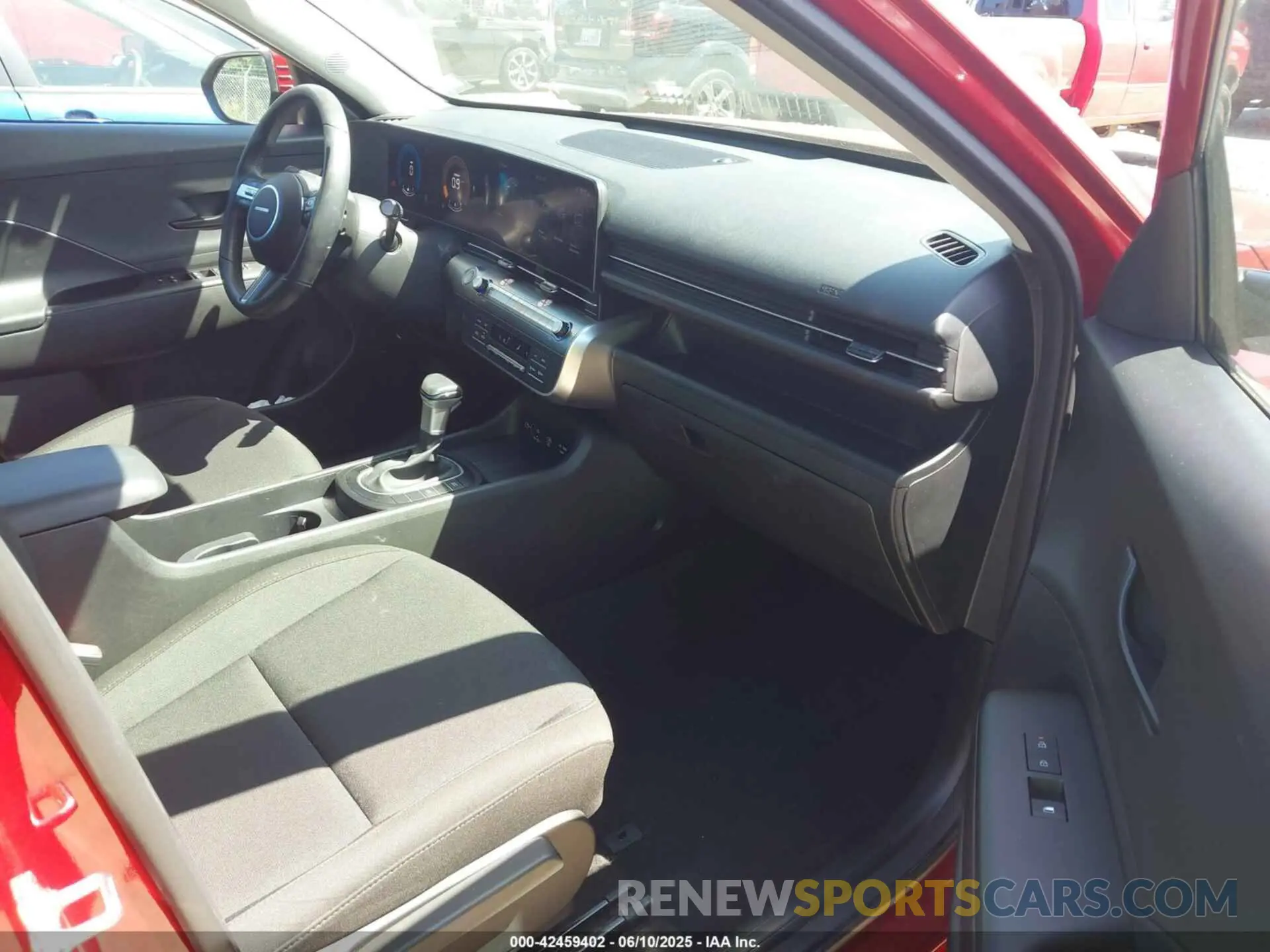 5 Photograph of a damaged car KM8HB3AB9SU200977 HYUNDAI KONA 2025