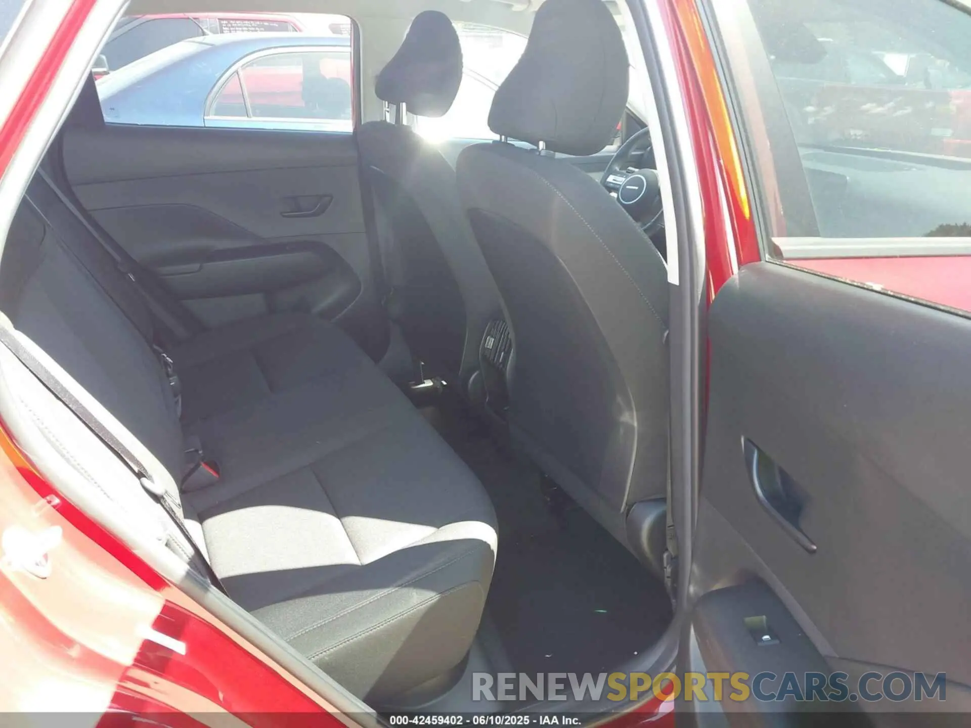 8 Photograph of a damaged car KM8HB3AB9SU200977 HYUNDAI KONA 2025