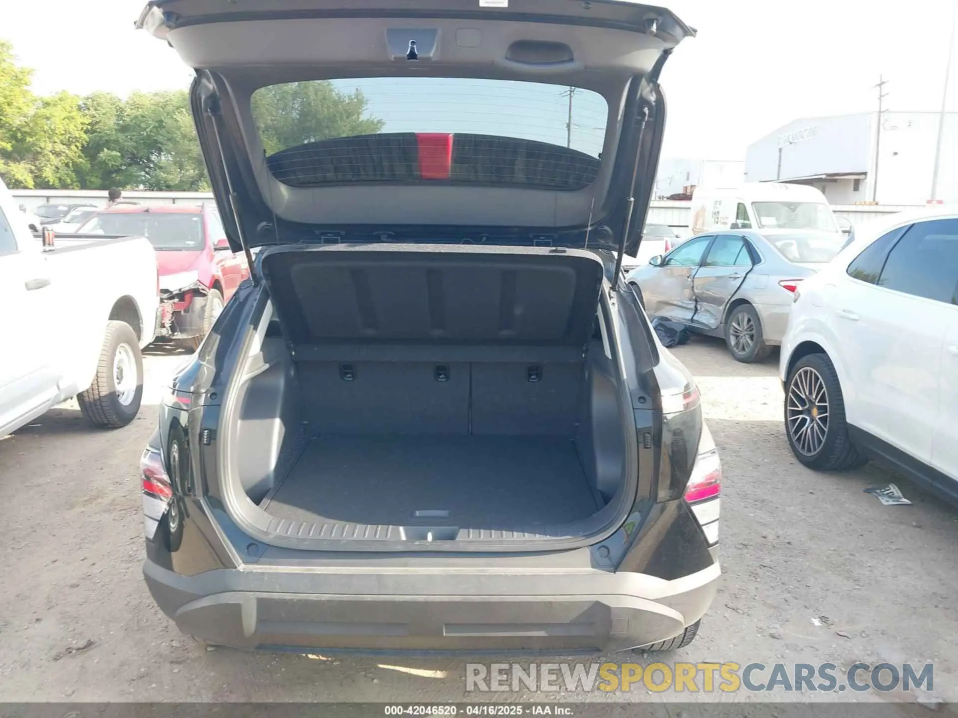 17 Фотография поврежденного автомобиля KM8HB3AB9SU223742 HYUNDAI KONA 2025