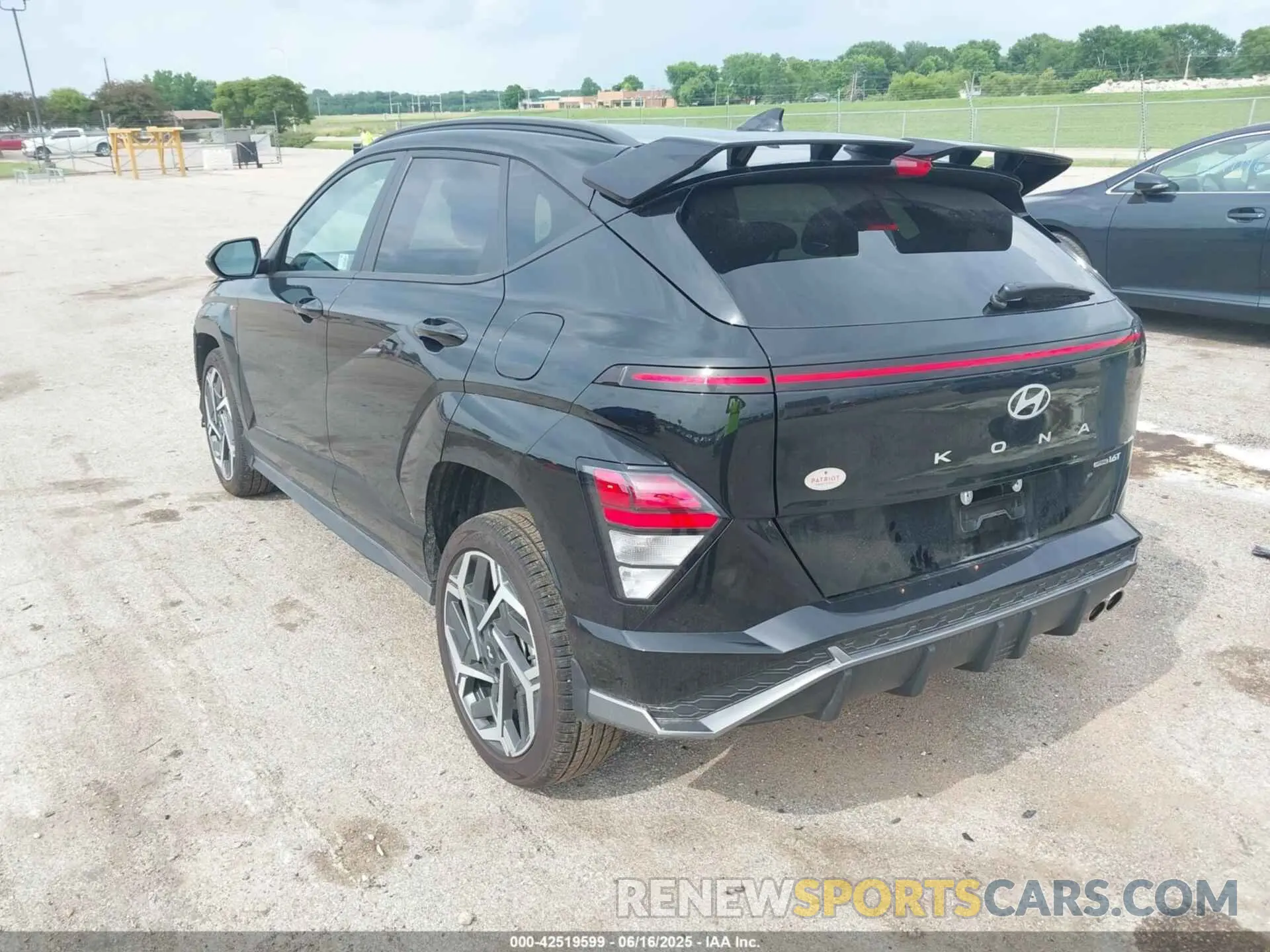 3 Фотография поврежденного автомобиля KM8HBCA35SU191767 HYUNDAI KONA 2025