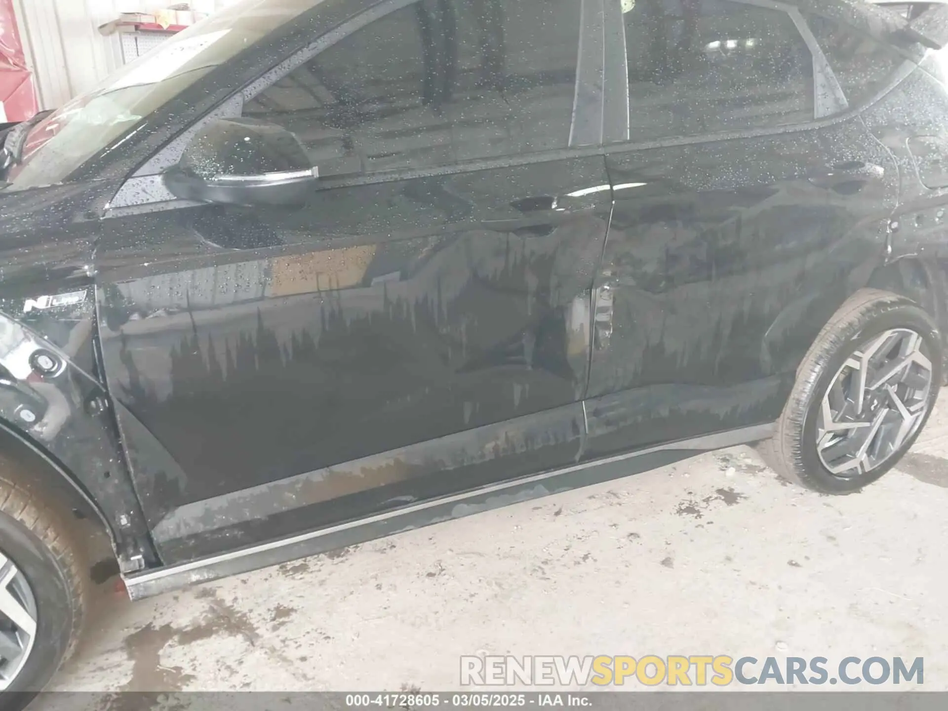 17 Фотография поврежденного автомобиля KM8HBCA3XSU223158 HYUNDAI KONA 2025