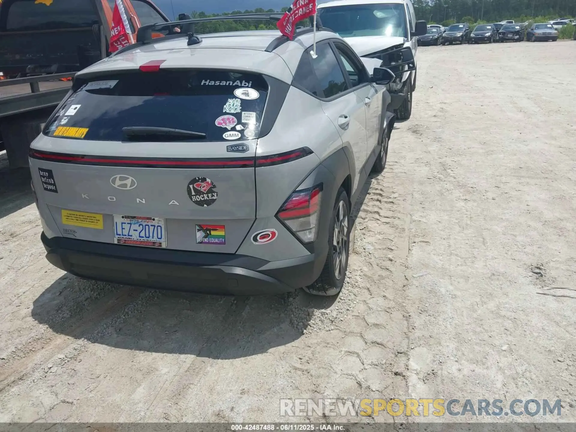4 Photograph of a damaged car KM8HC3AB2SU222266 HYUNDAI KONA 2025