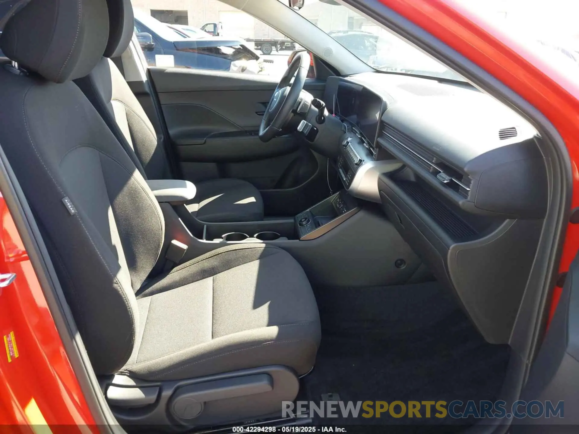 5 Фотография поврежденного автомобиля KM8HC3AB5SU235318 HYUNDAI KONA 2025