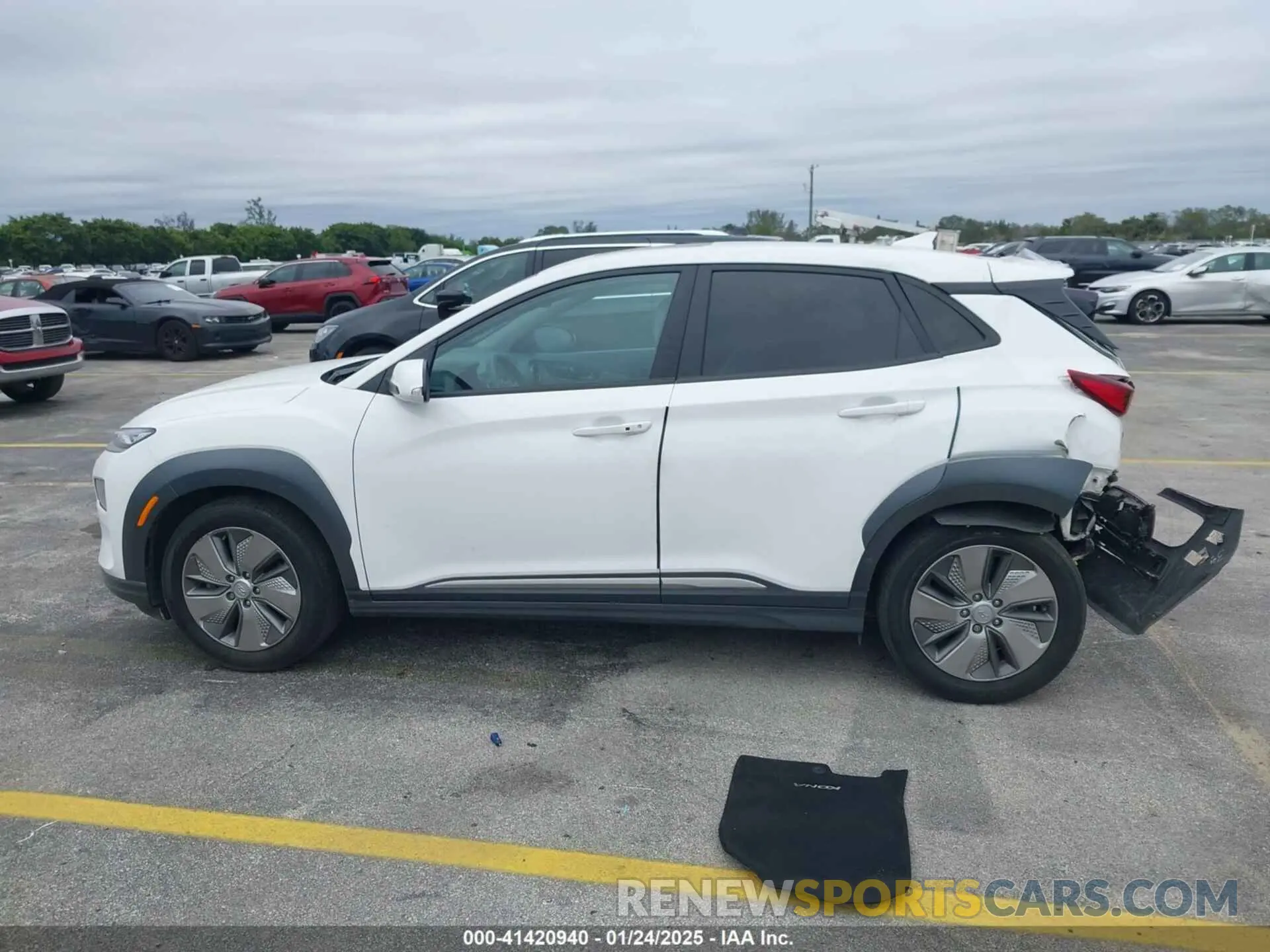 14 Photograph of a damaged car KM8K33AG2MU129123 HYUNDAI KONA ELECTRIC 2021