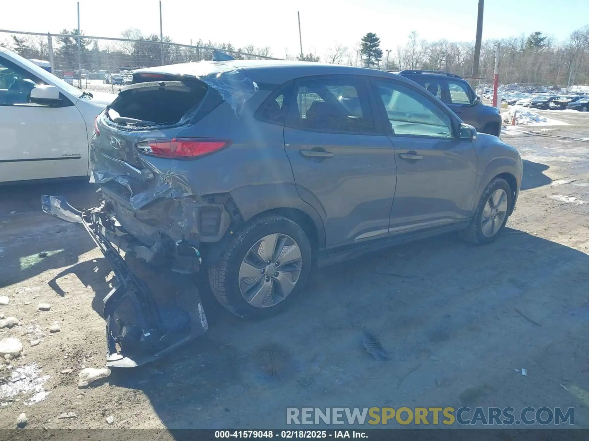 4 Photograph of a damaged car KM8K33AG6MU117945 HYUNDAI KONA ELECTRIC 2021