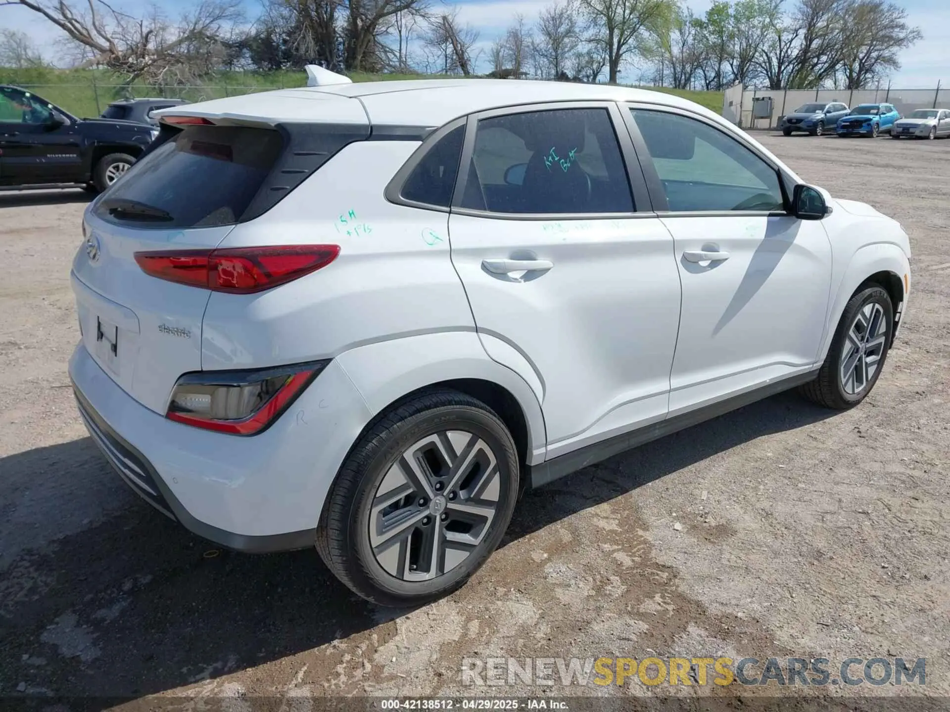 4 Фотография поврежденного автомобиля KM8K53AG6PU173981 HYUNDAI KONA ELECTRIC 2023