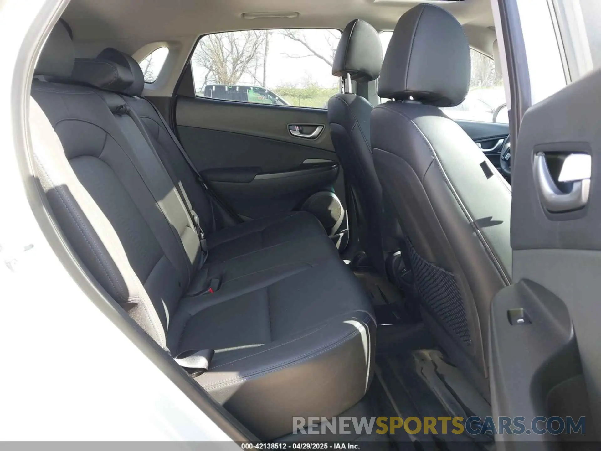 8 Фотография поврежденного автомобиля KM8K53AG6PU173981 HYUNDAI KONA ELECTRIC 2023