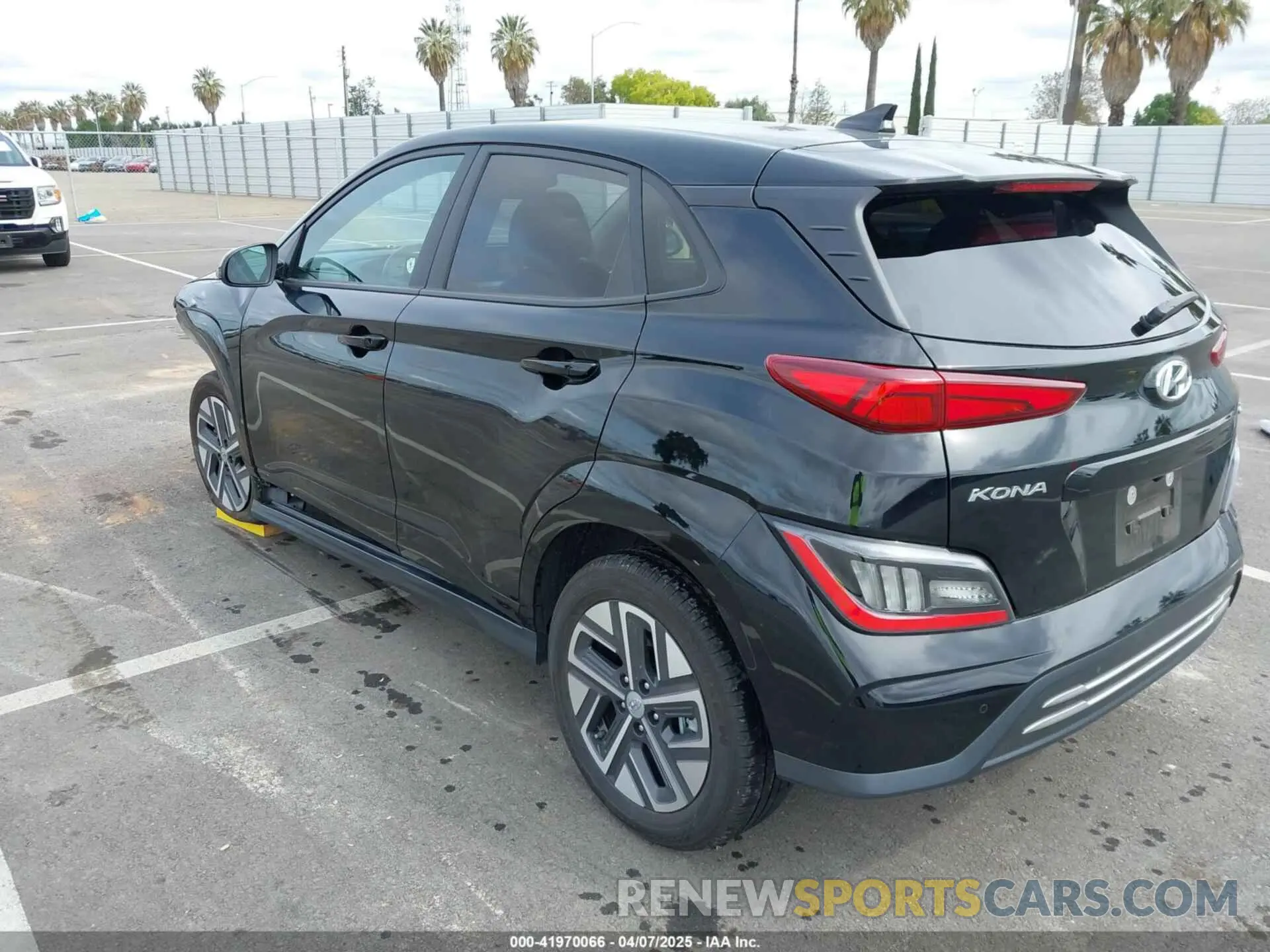 3 Фотография поврежденного автомобиля KM8K53AGXPU170730 HYUNDAI KONA ELECTRIC 2023