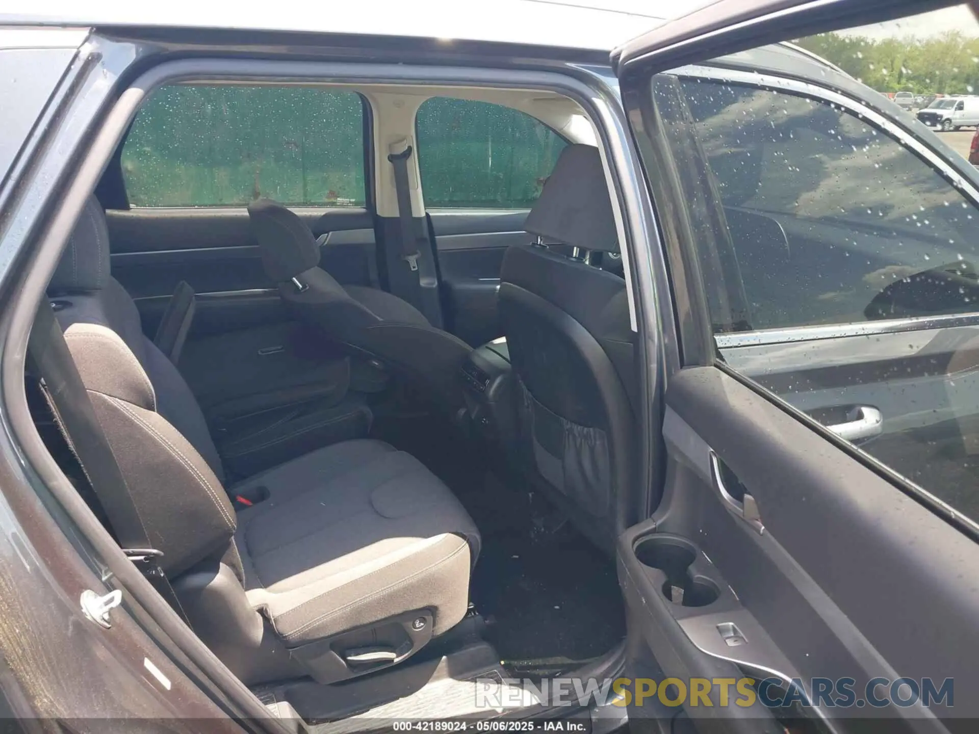8 Photograph of a damaged car KM8R24HE4LU028630 HYUNDAI PALISADE 2020
