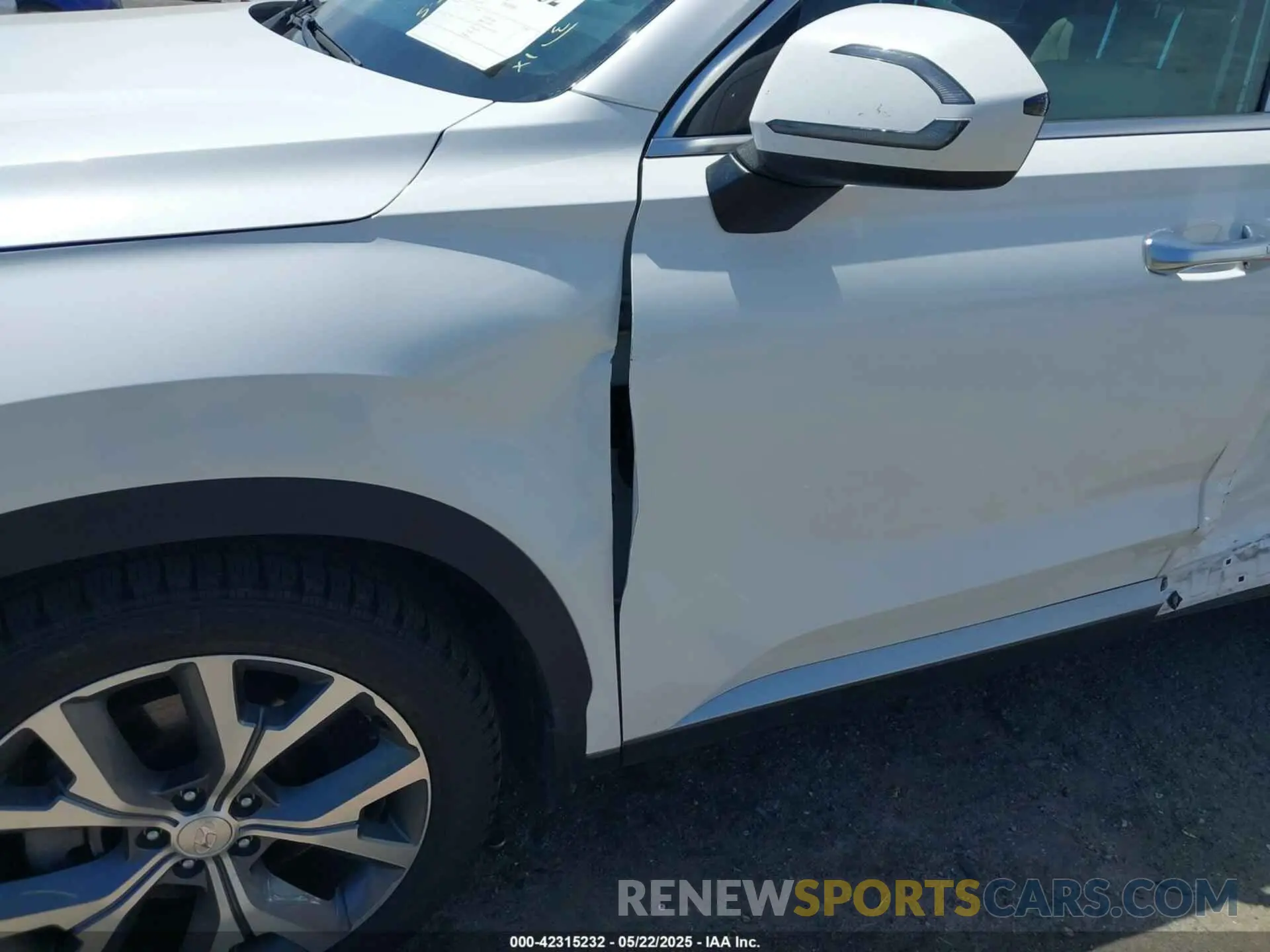 12 Photograph of a damaged car KM8R44HEXLU150418 HYUNDAI PALISADE 2020