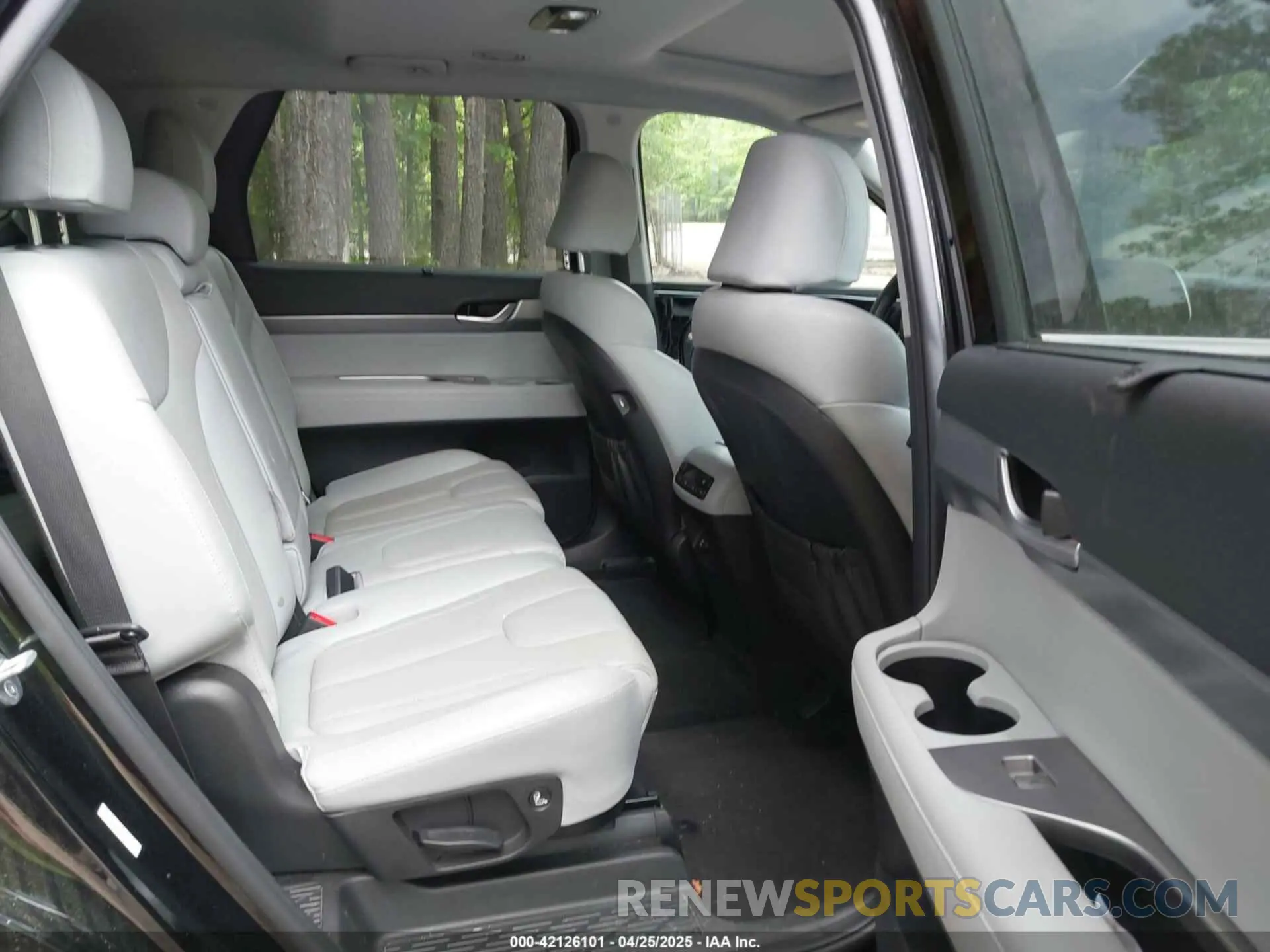 8 Photograph of a damaged car KM8R4DHE3LU079126 HYUNDAI PALISADE 2020