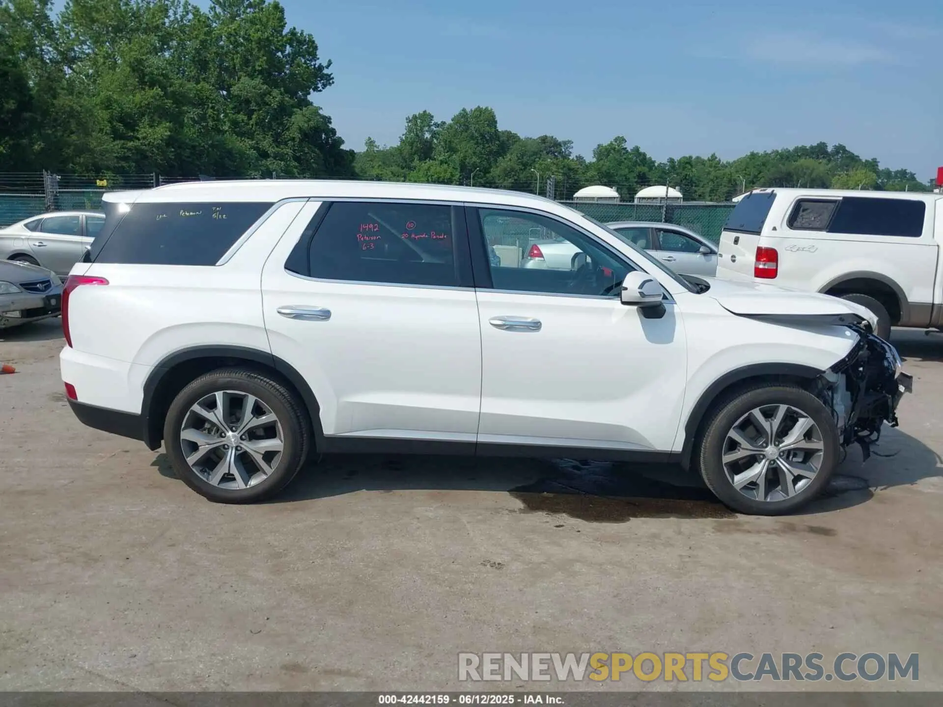 13 Photograph of a damaged car KM8R4DHE6LU130506 HYUNDAI PALISADE 2020
