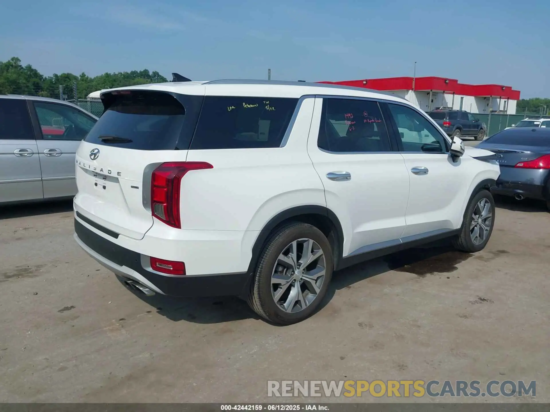 4 Photograph of a damaged car KM8R4DHE6LU130506 HYUNDAI PALISADE 2020