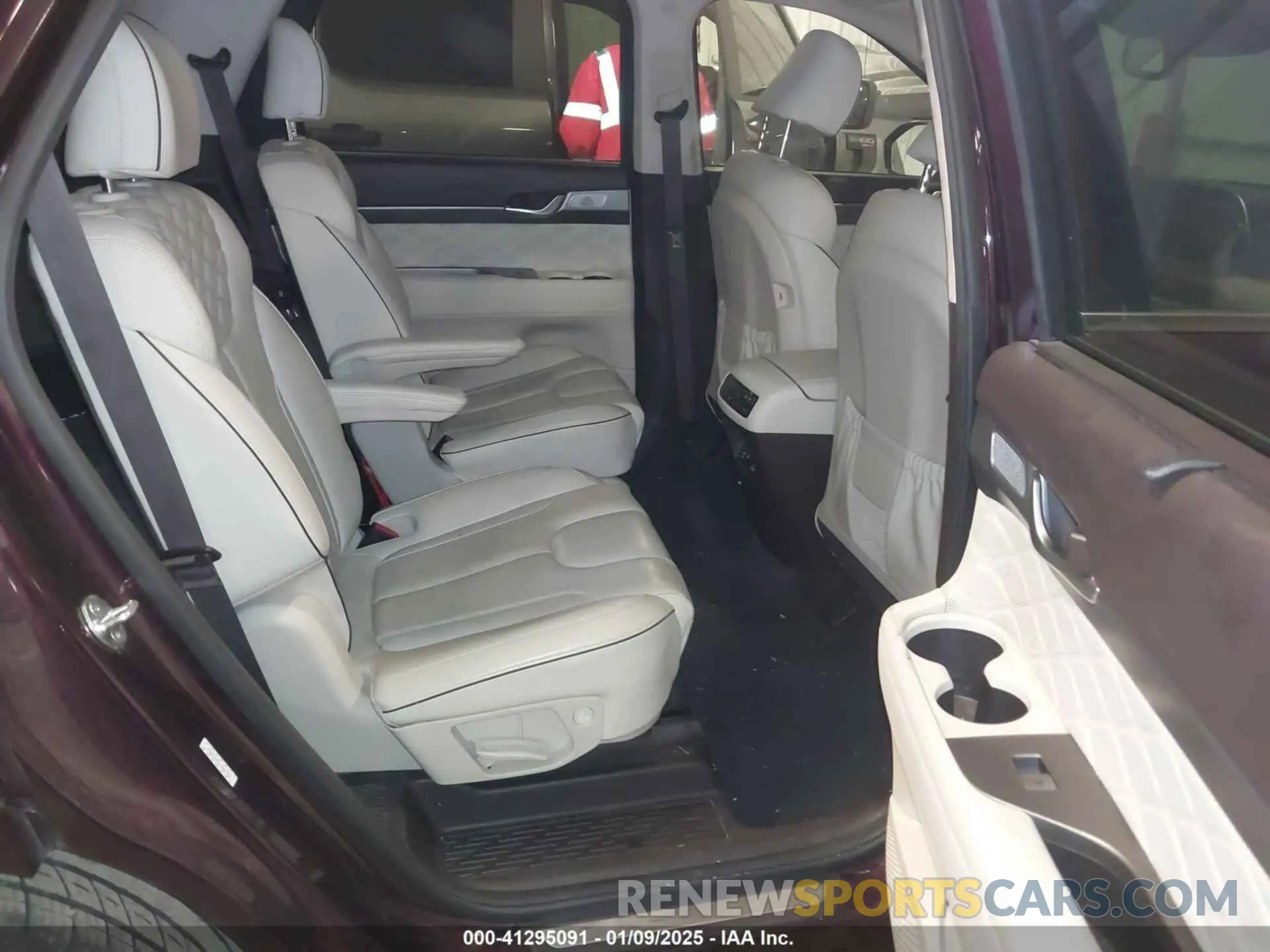 8 Photograph of a damaged car KM8R54HE8LU061380 HYUNDAI PALISADE 2020
