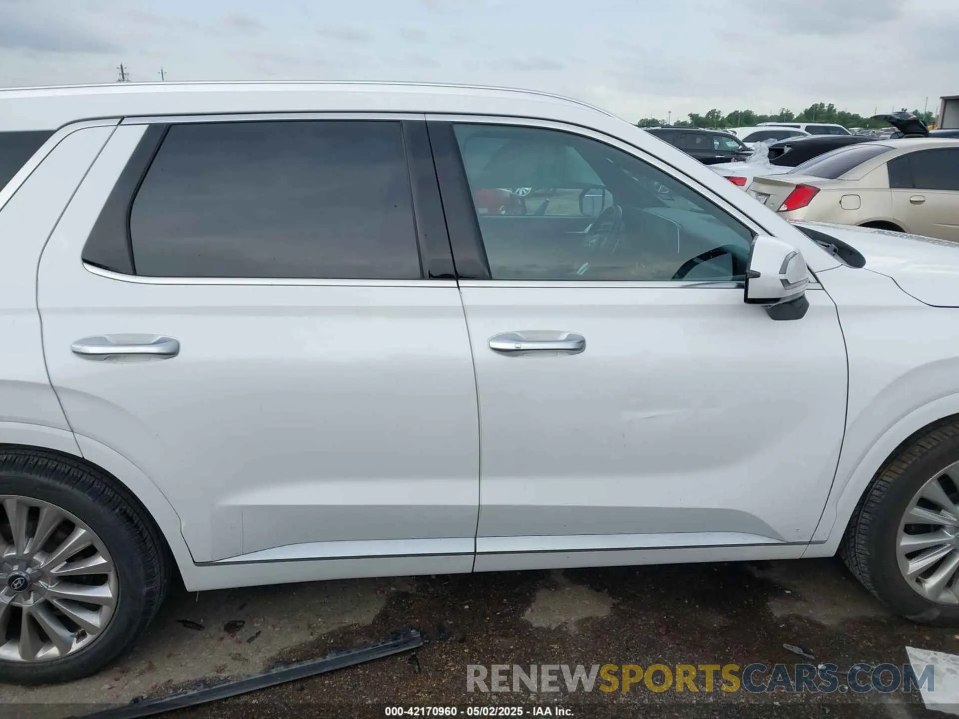 13 Photograph of a damaged car KM8R5DHE6LU121785 HYUNDAI PALISADE 2020