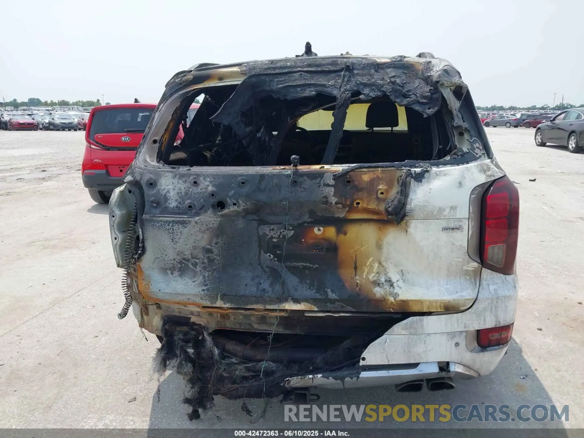 12 Photograph of a damaged car KM8R5DHE9LU135812 HYUNDAI PALISADE 2020