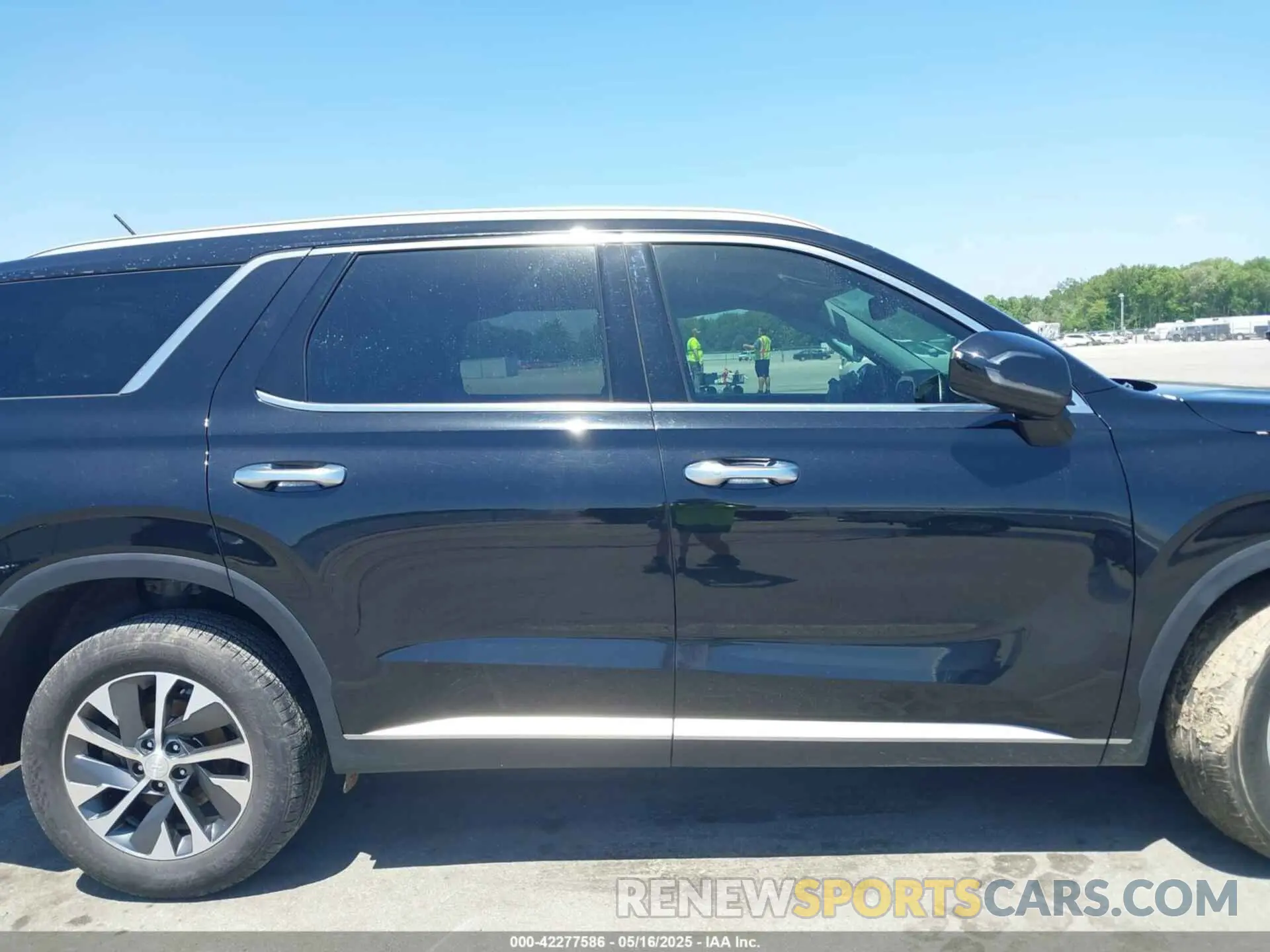 13 Photograph of a damaged car KM8R24HE0MU207572 HYUNDAI PALISADE 2021