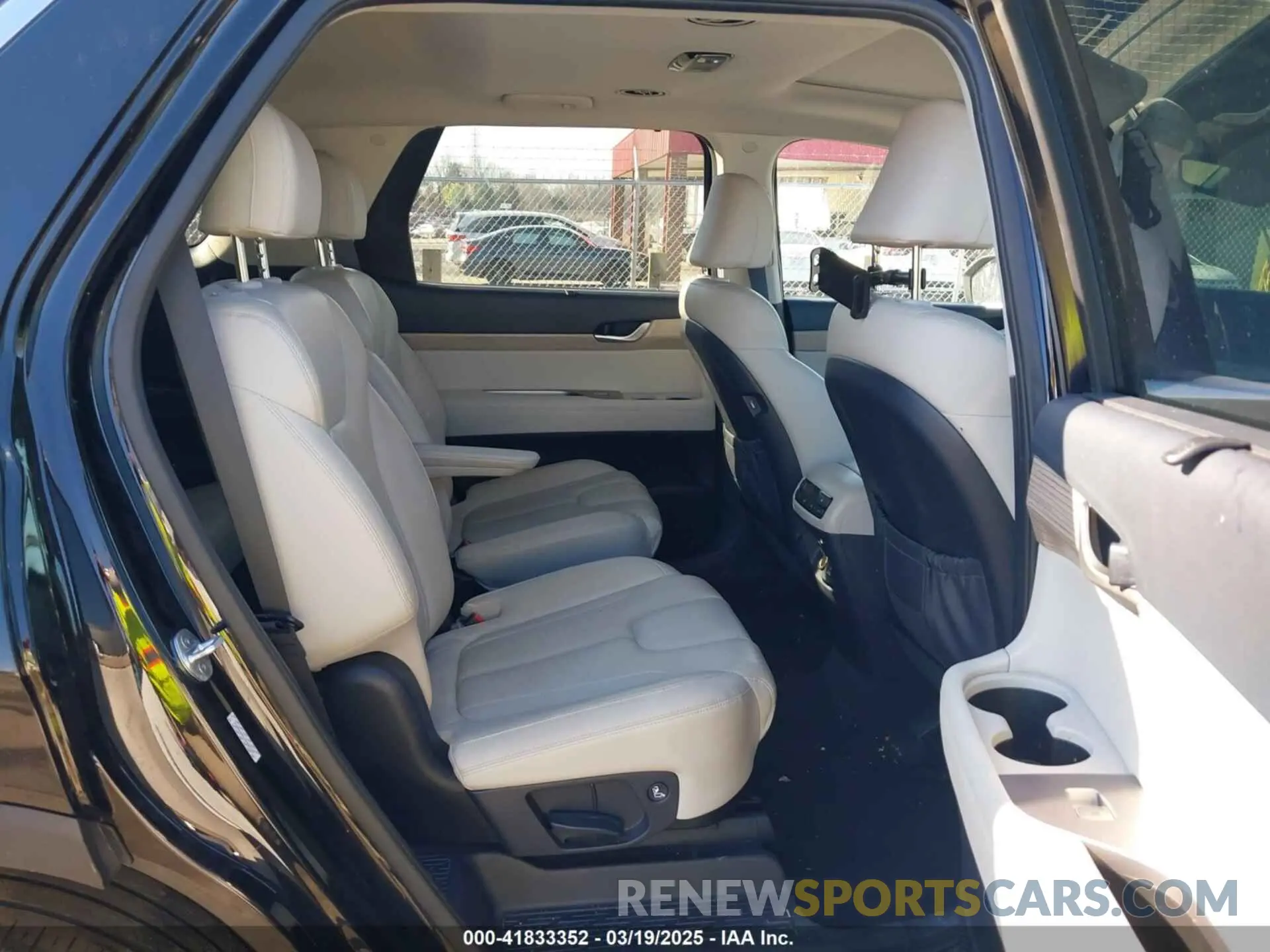 8 Photograph of a damaged car KM8R44HEXMU255137 HYUNDAI PALISADE 2021
