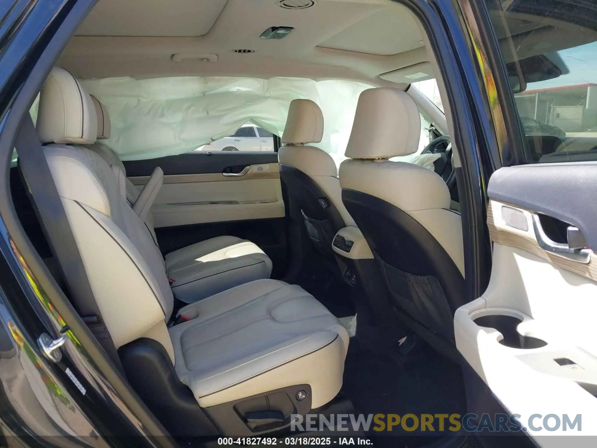 8 Photograph of a damaged car KM8R54HE9MU309458 HYUNDAI PALISADE 2021