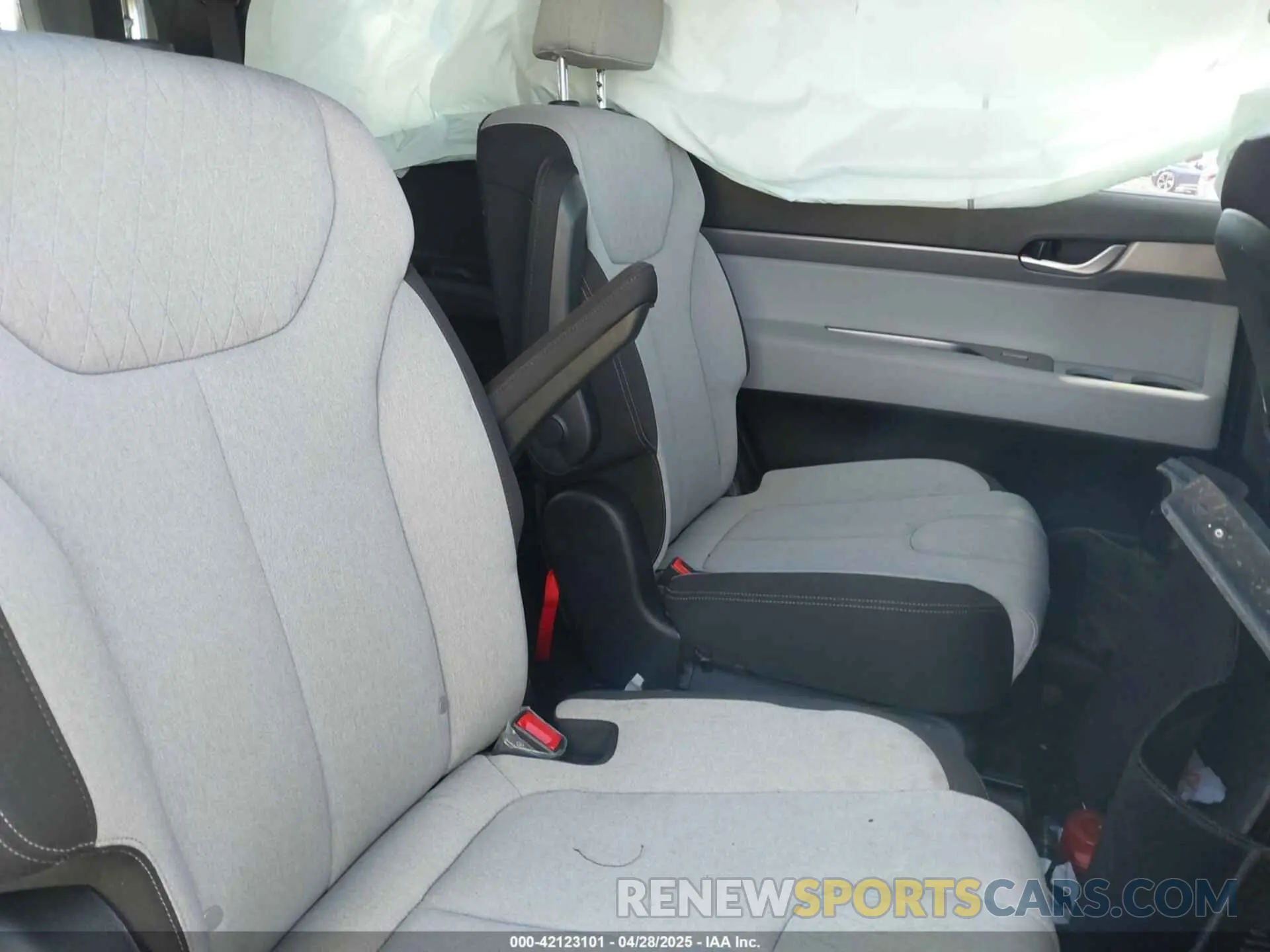8 Photograph of a damaged car KM8R3DHE3NU362227 HYUNDAI PALISADE 2022