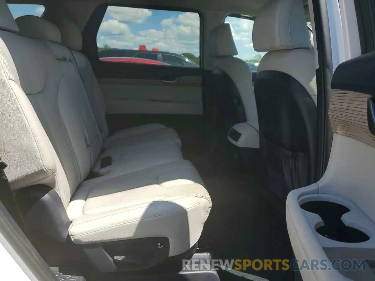 11 Photograph of a damaged car KM8R4DHE9NU344960 HYUNDAI PALISADE 2022