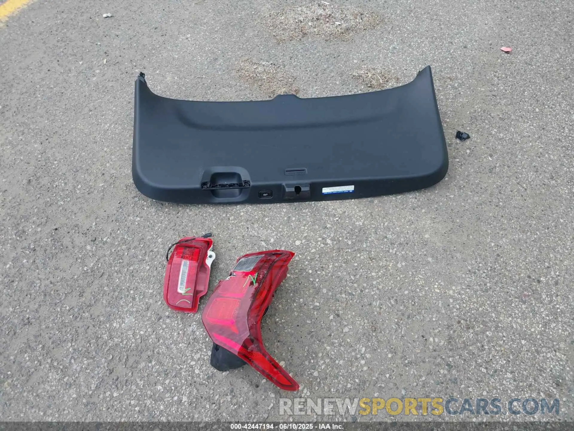 12 Photograph of a damaged car KM8R4DHEXNU353893 HYUNDAI PALISADE 2022