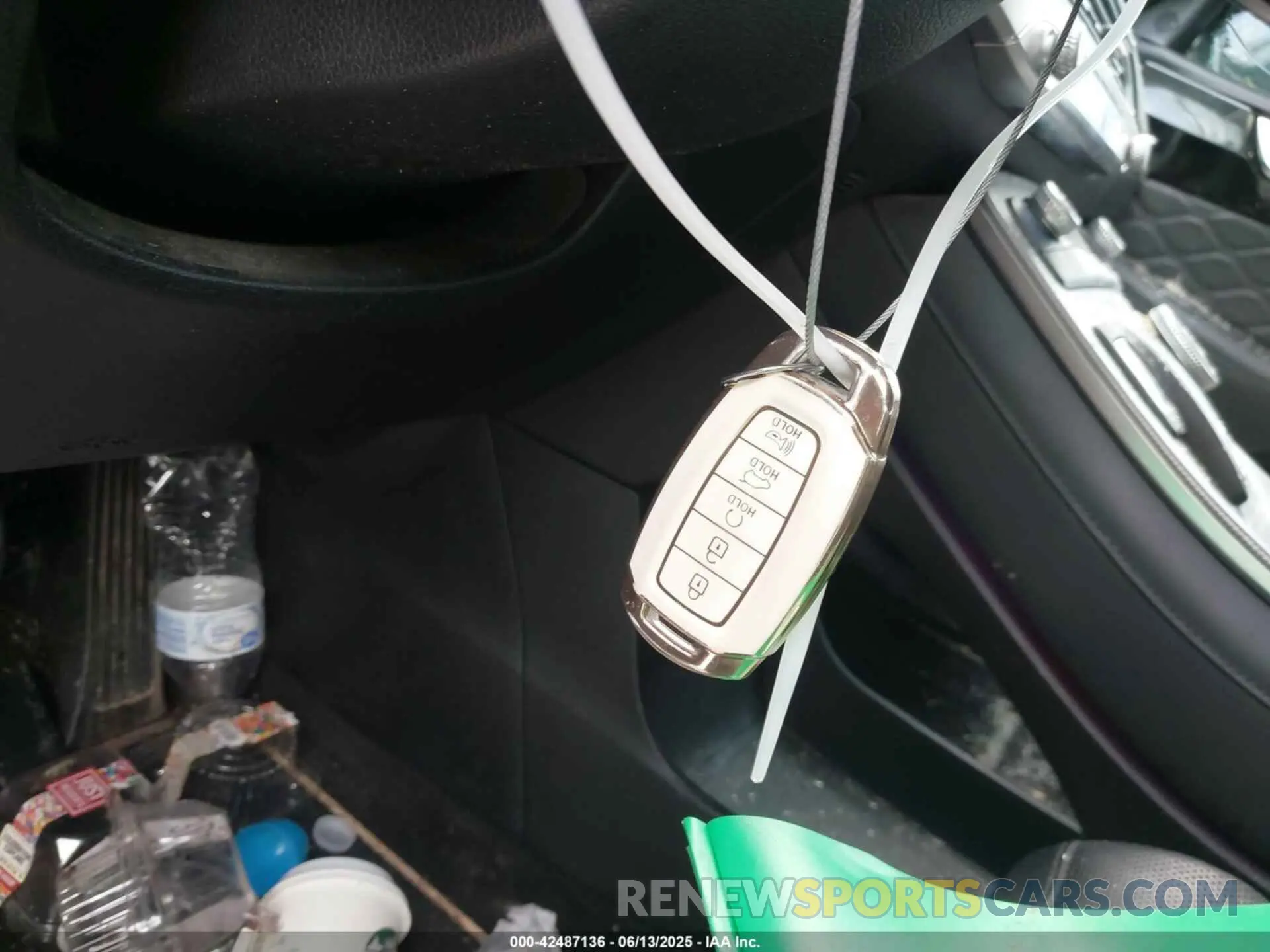11 Photograph of a damaged car KM8R74HE4NU367604 HYUNDAI PALISADE 2022