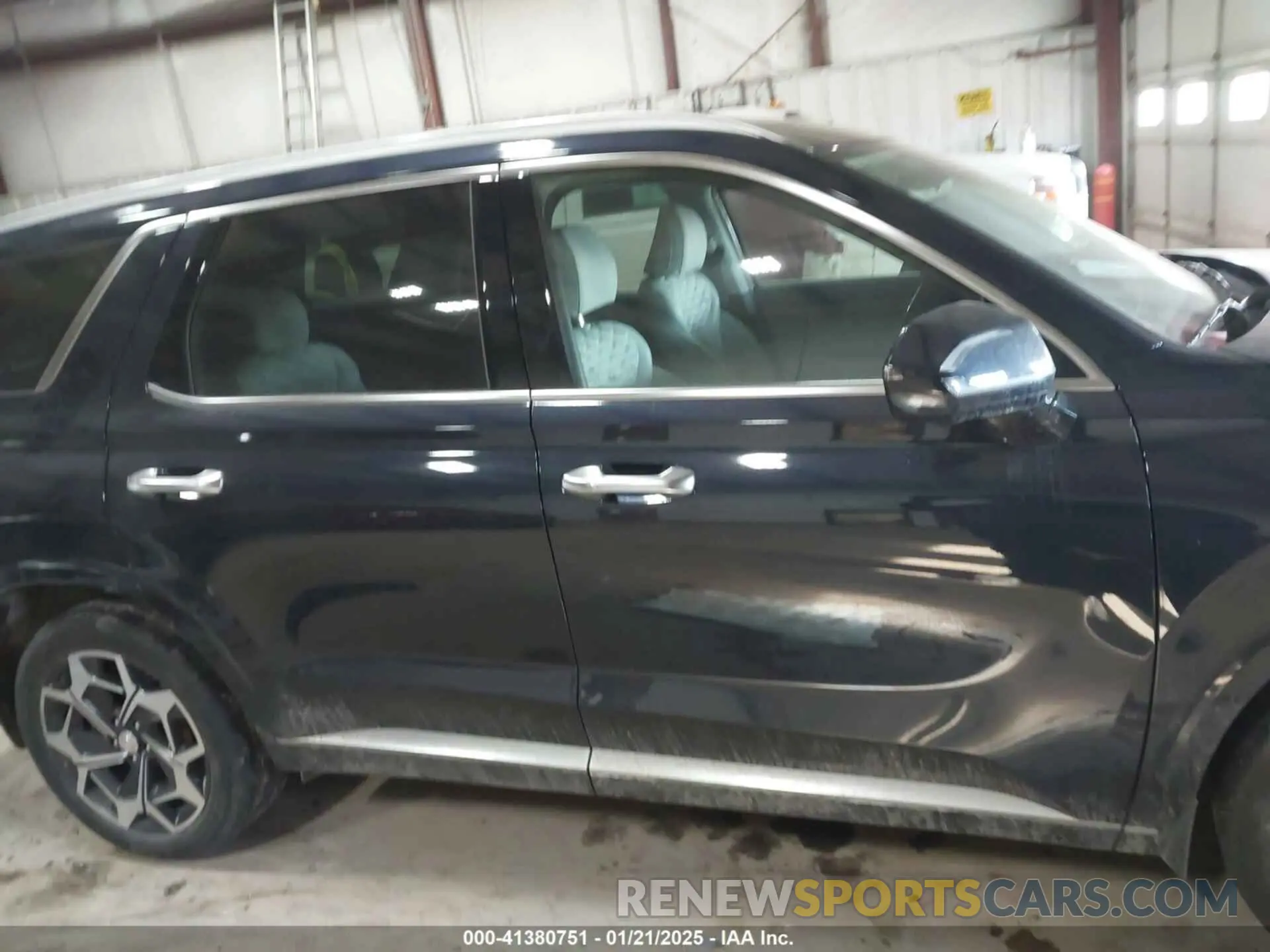 13 Photograph of a damaged car KM8R7DHE5NU415918 HYUNDAI PALISADE 2022