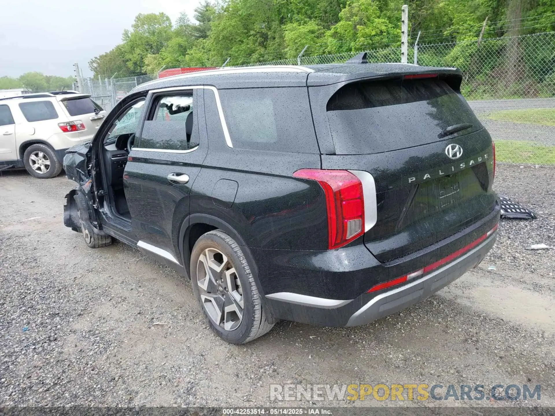 3 Photograph of a damaged car KM8R4DGE8PU528906 HYUNDAI PALISADE 2023