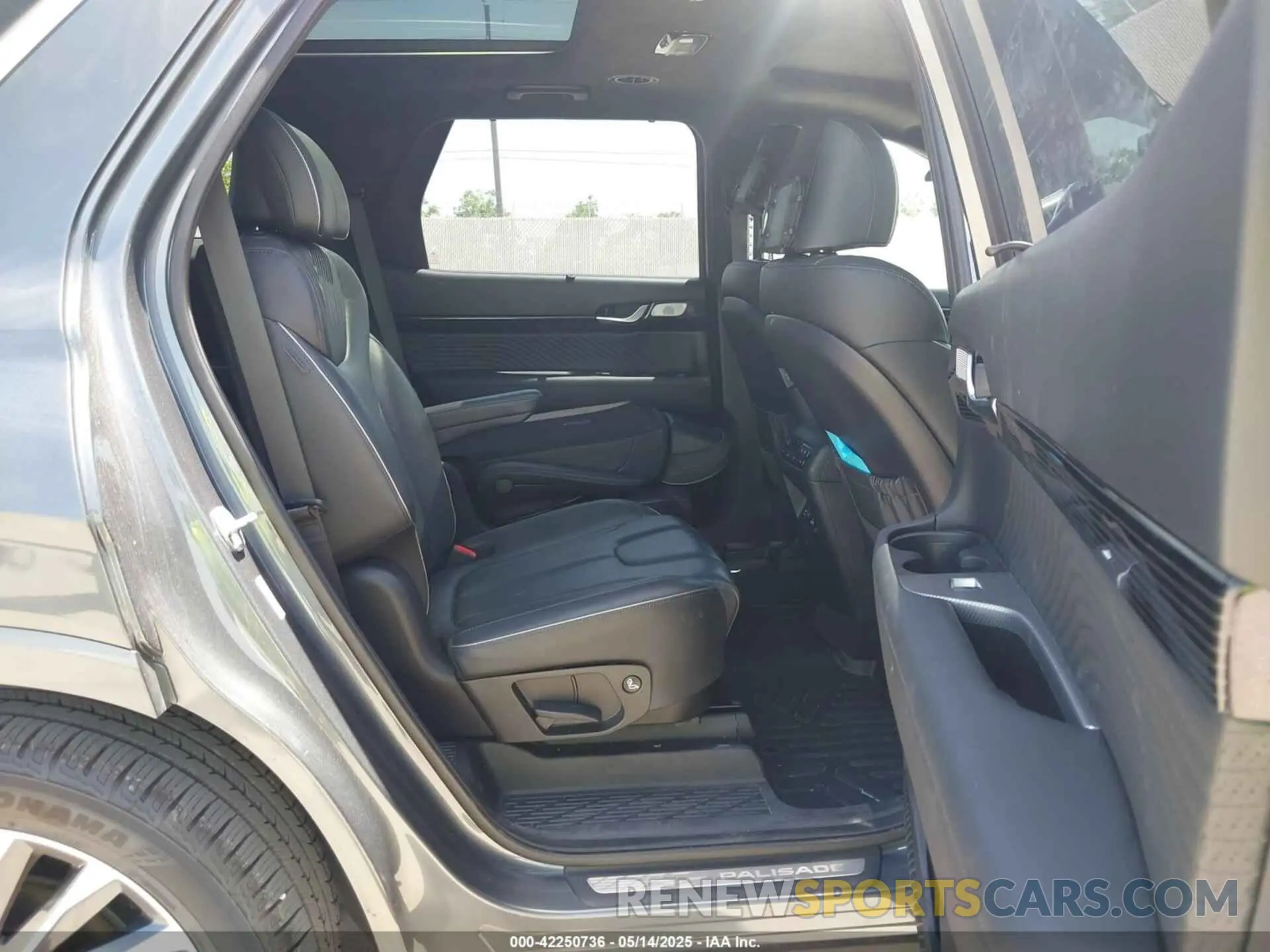 8 Photograph of a damaged car KM8R74GE5PU501315 HYUNDAI PALISADE 2023