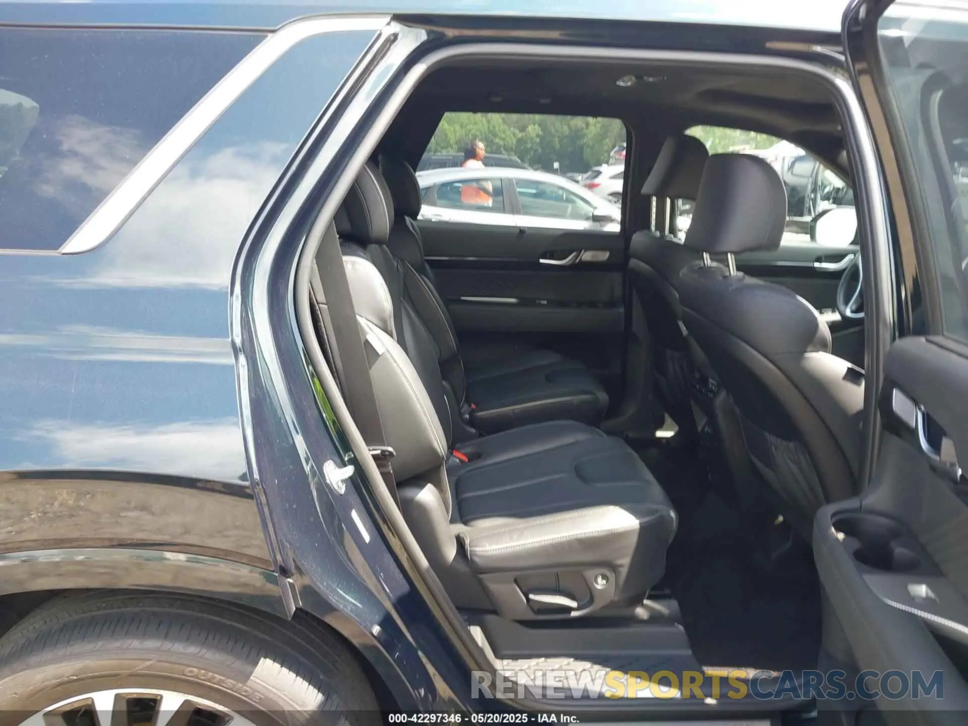 8 Photograph of a damaged car KM8R74GE5PU620210 HYUNDAI PALISADE 2023