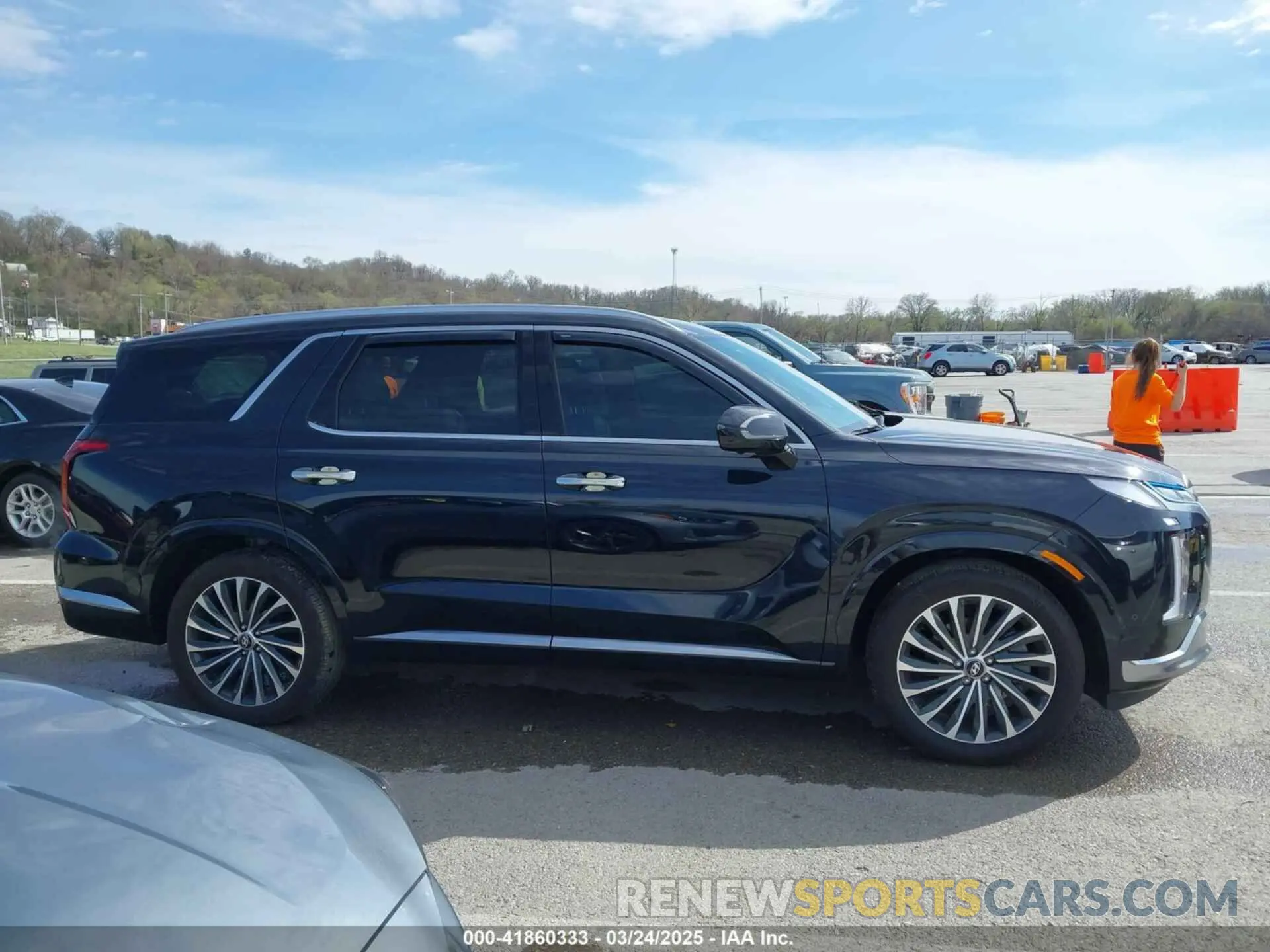 14 Photograph of a damaged car KM8R7DGE5PU591713 HYUNDAI PALISADE 2023