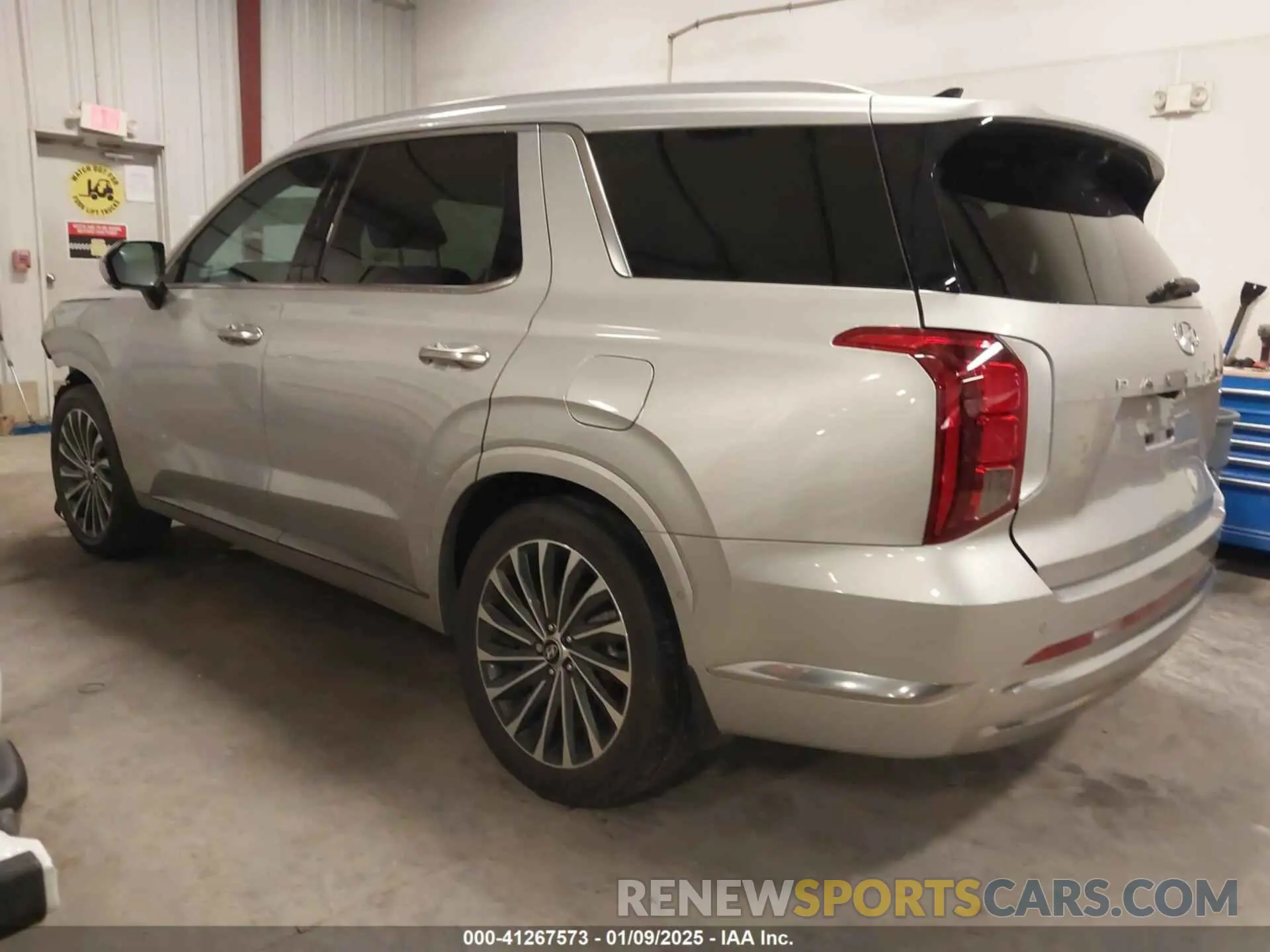 3 Photograph of a damaged car KM8R7DGE7PU639129 HYUNDAI PALISADE 2023