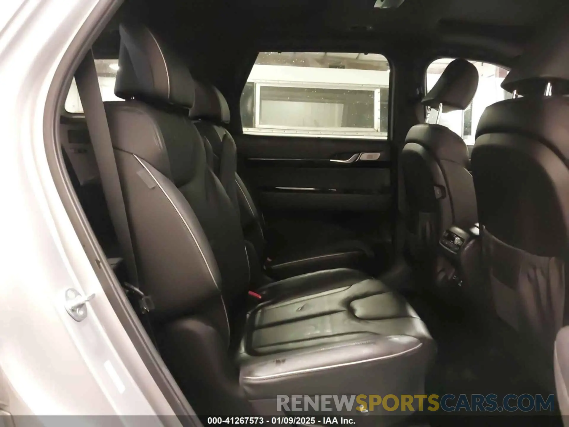 8 Photograph of a damaged car KM8R7DGE7PU639129 HYUNDAI PALISADE 2023