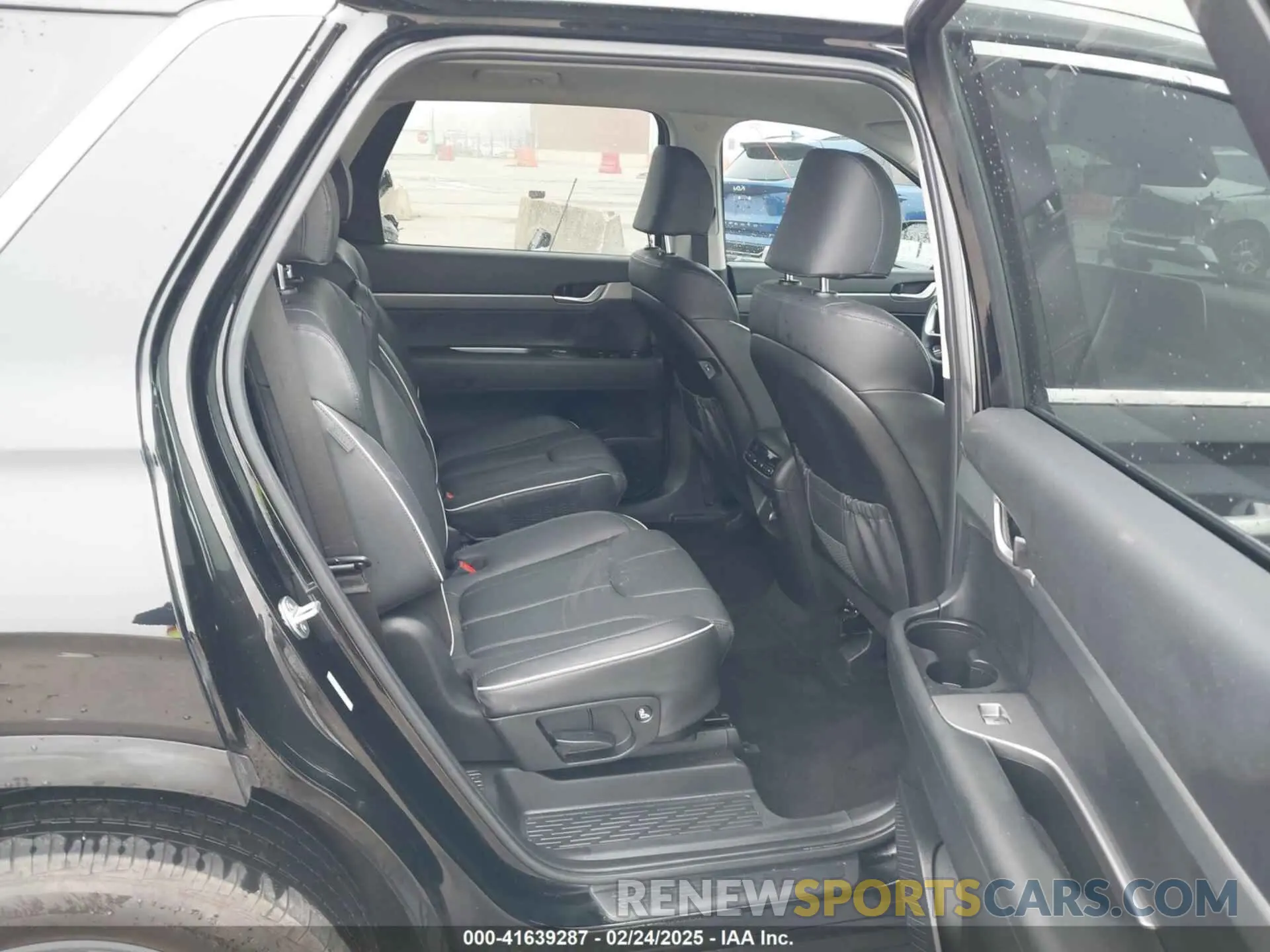 8 Photograph of a damaged car KM8R2DGE4RU763652 HYUNDAI PALISADE 2024