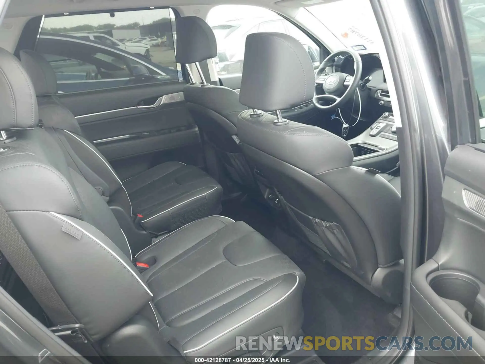 8 Photograph of a damaged car KM8R44GE6RU785338 HYUNDAI PALISADE 2024