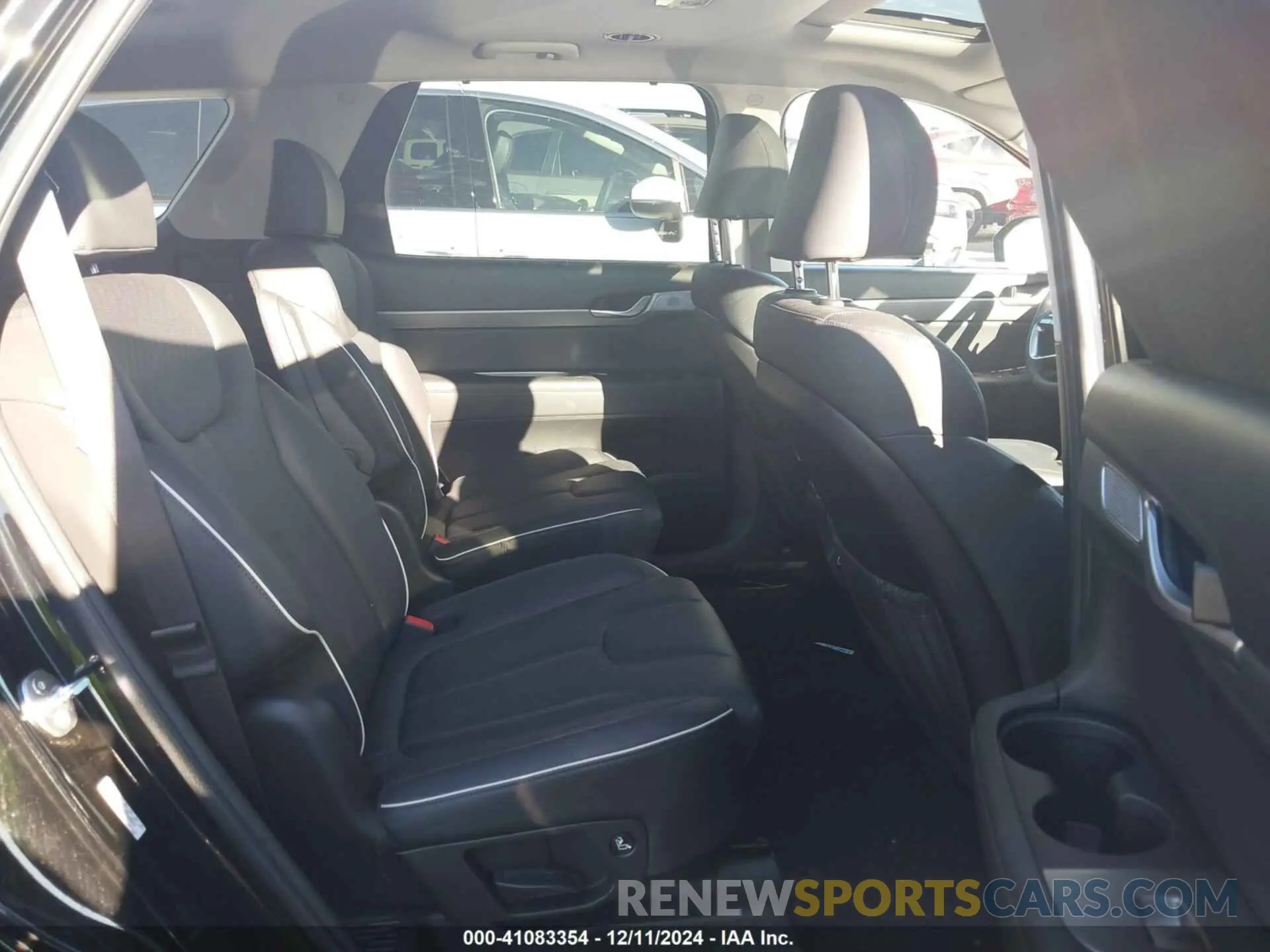 8 Photograph of a damaged car KM8R44GE8RU705635 HYUNDAI PALISADE 2024