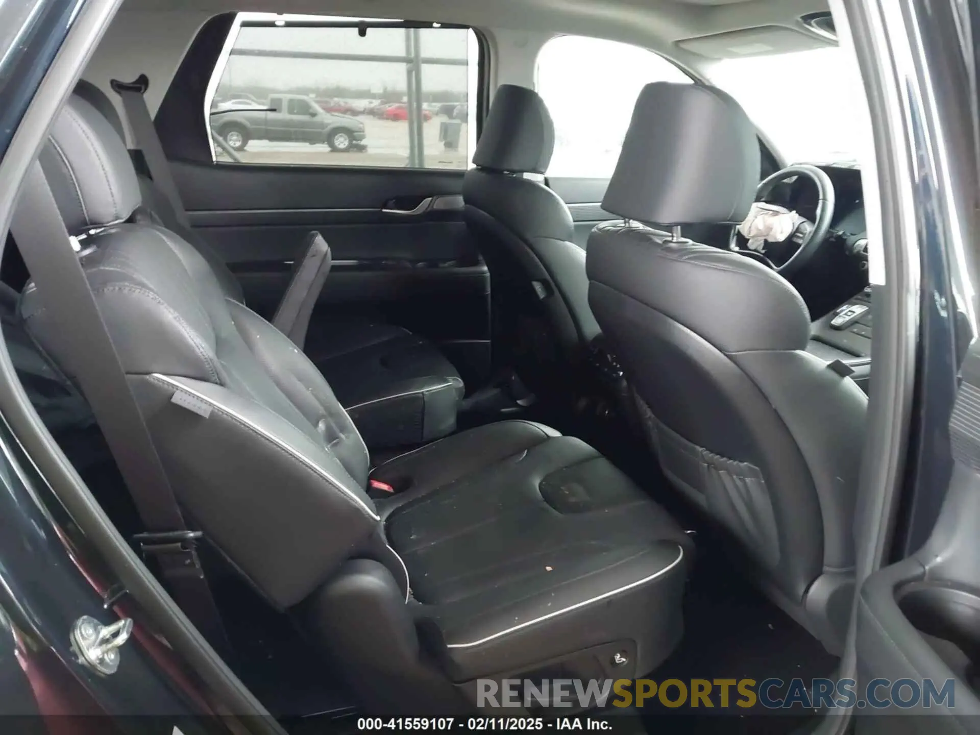 8 Photograph of a damaged car KM8R54GE2RU698386 HYUNDAI PALISADE 2024