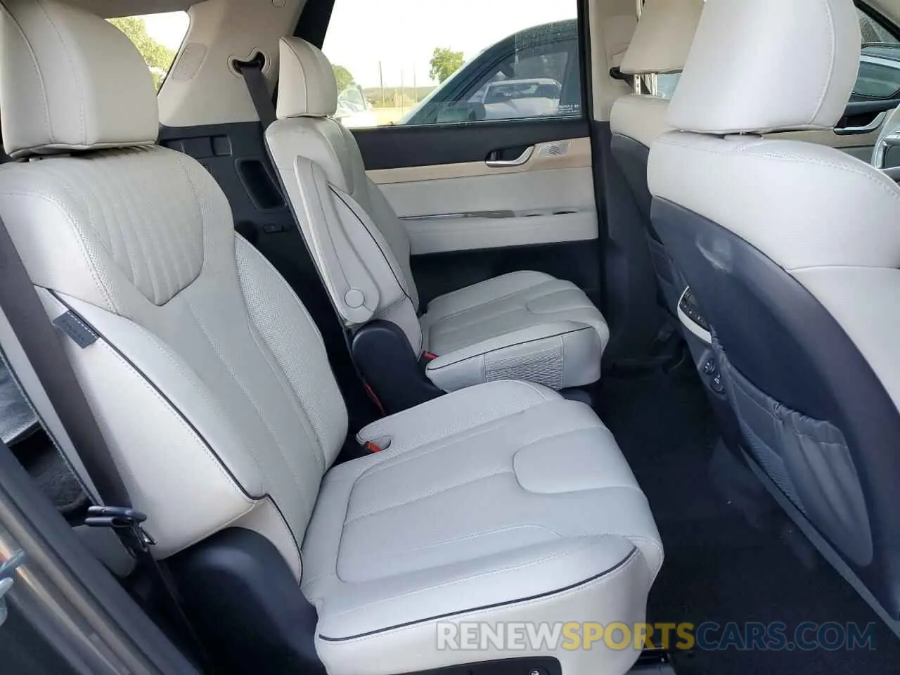 11 Photograph of a damaged car KM8R54GE5RU687169 HYUNDAI PALISADE 2024