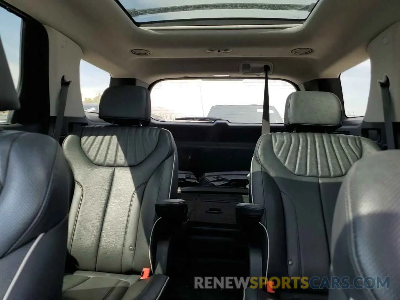 10 Photograph of a damaged car KM8R5DGE6RU665228 HYUNDAI PALISADE 2024