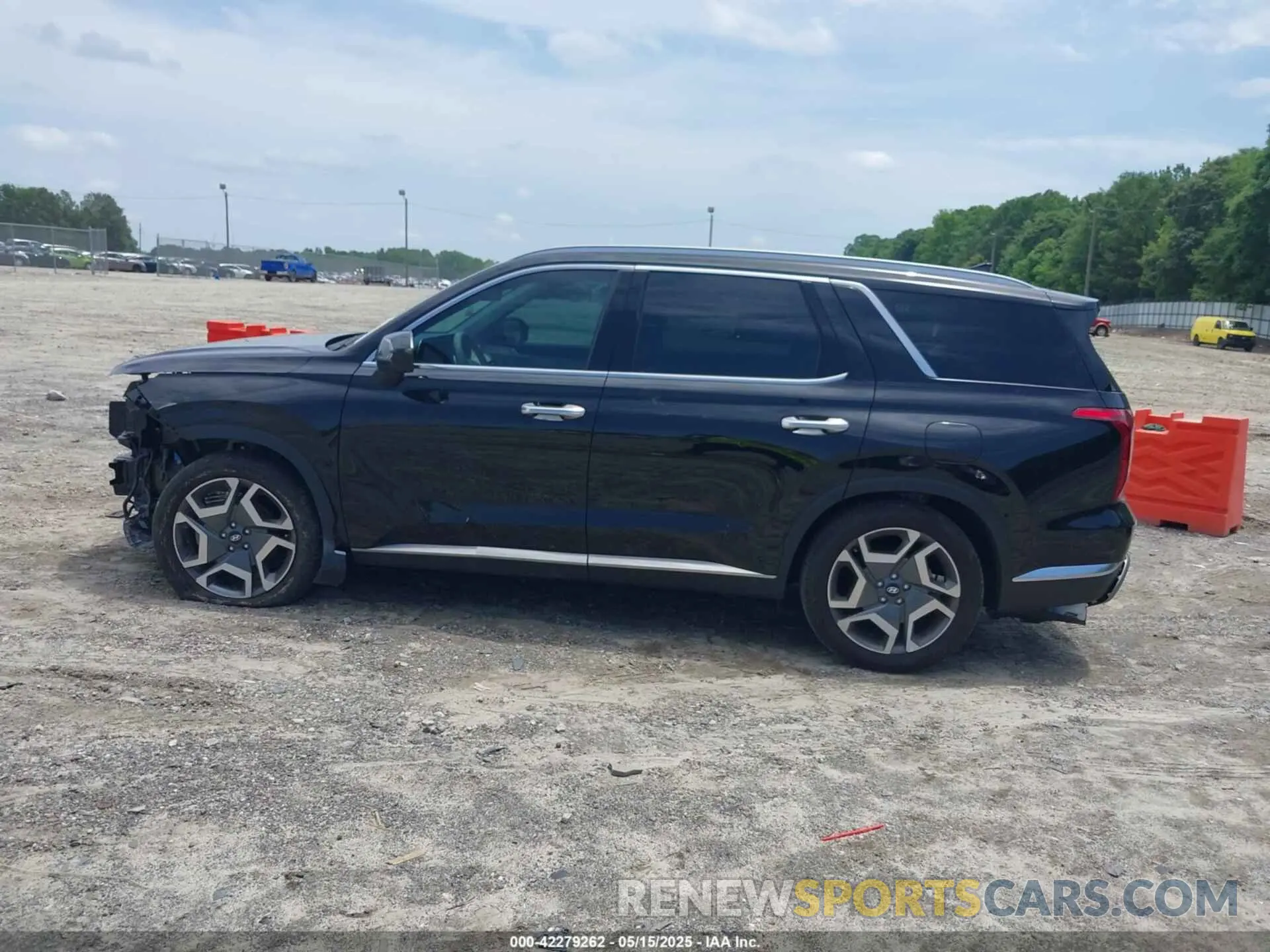 14 Photograph of a damaged car KM8R5DGE7RU698500 HYUNDAI PALISADE 2024