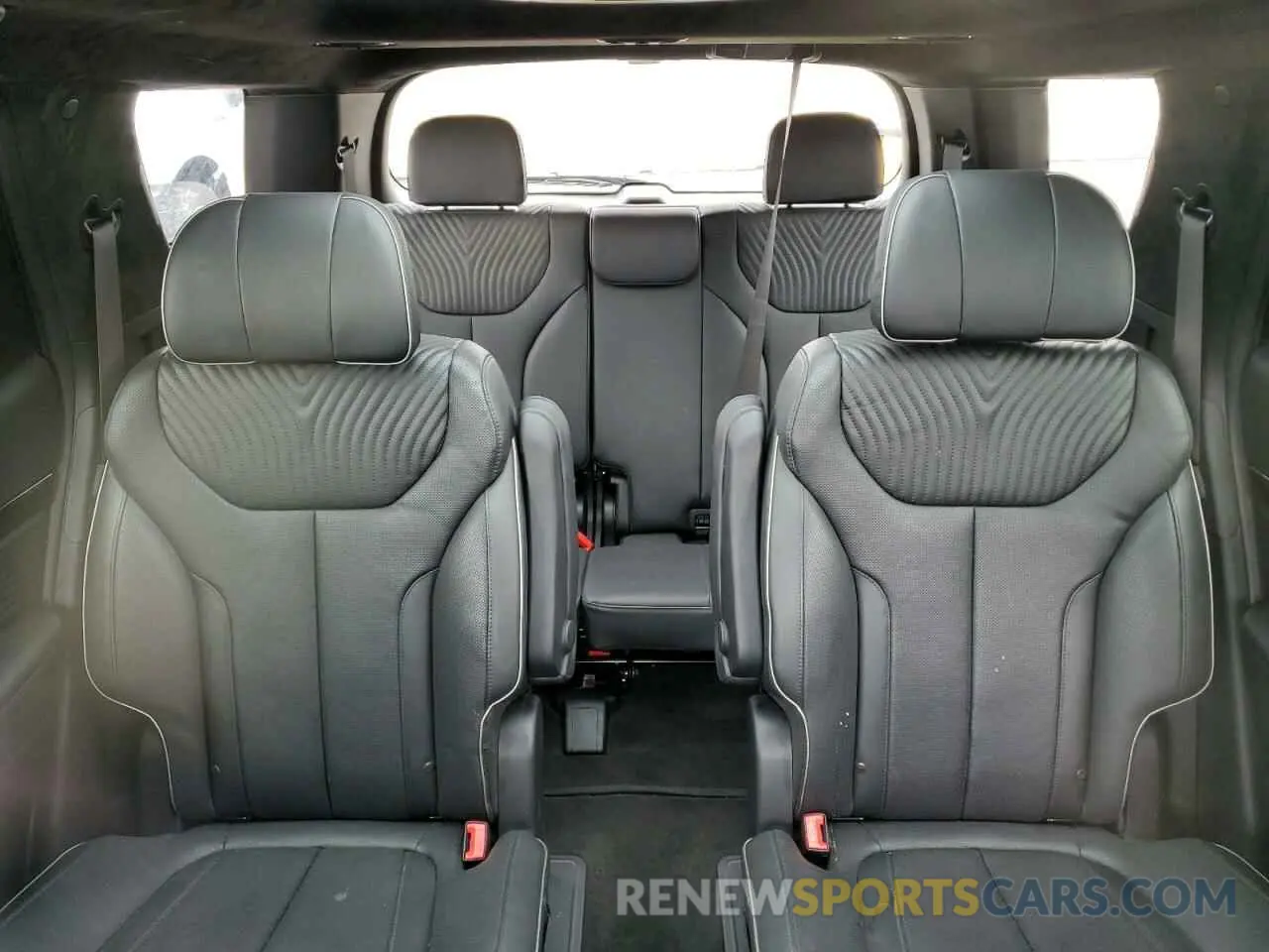 10 Photograph of a damaged car KM8R7DGE0RU711064 HYUNDAI PALISADE 2024