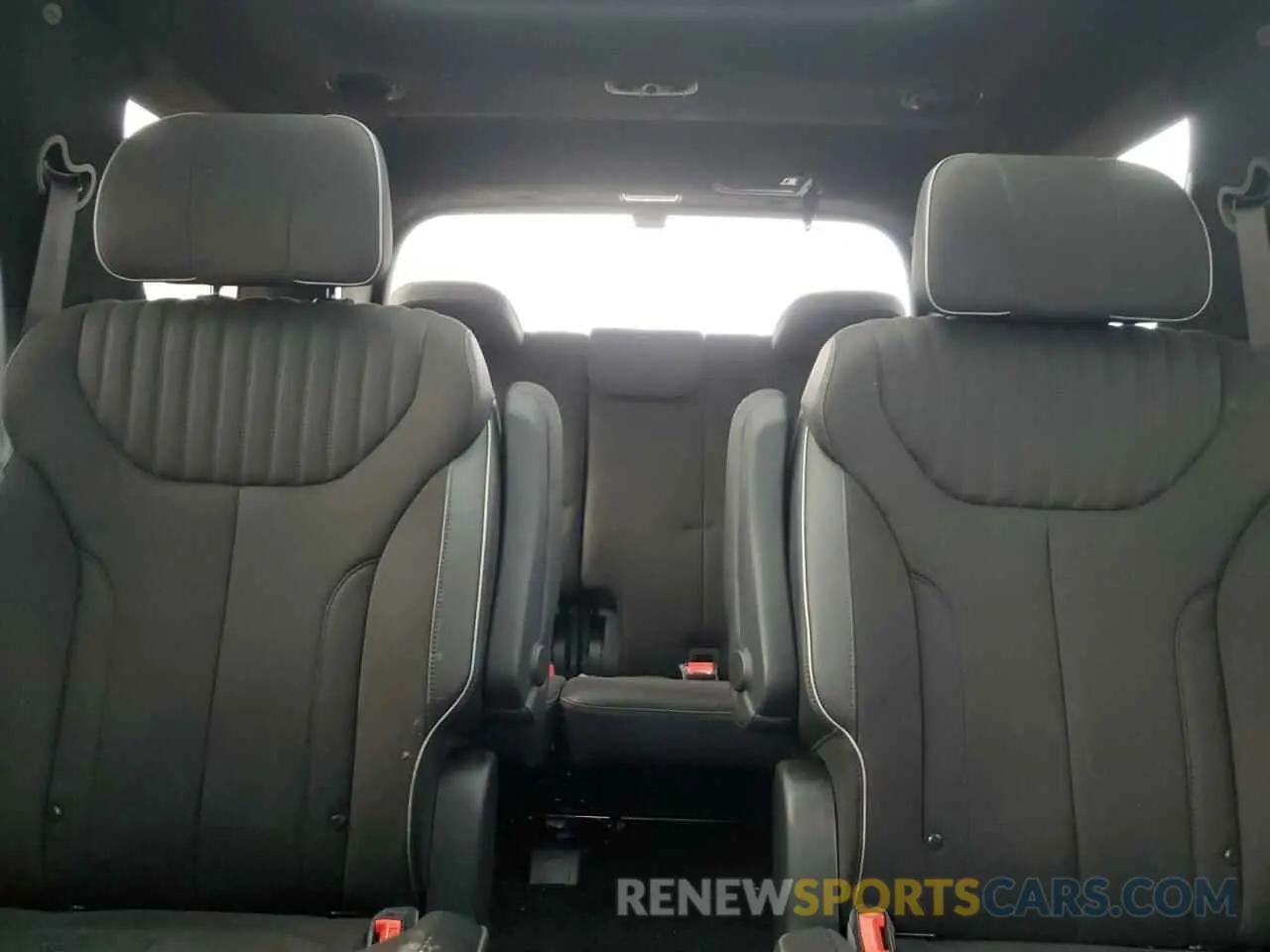 10 Photograph of a damaged car KM8R7DGE1RU736085 HYUNDAI PALISADE 2024