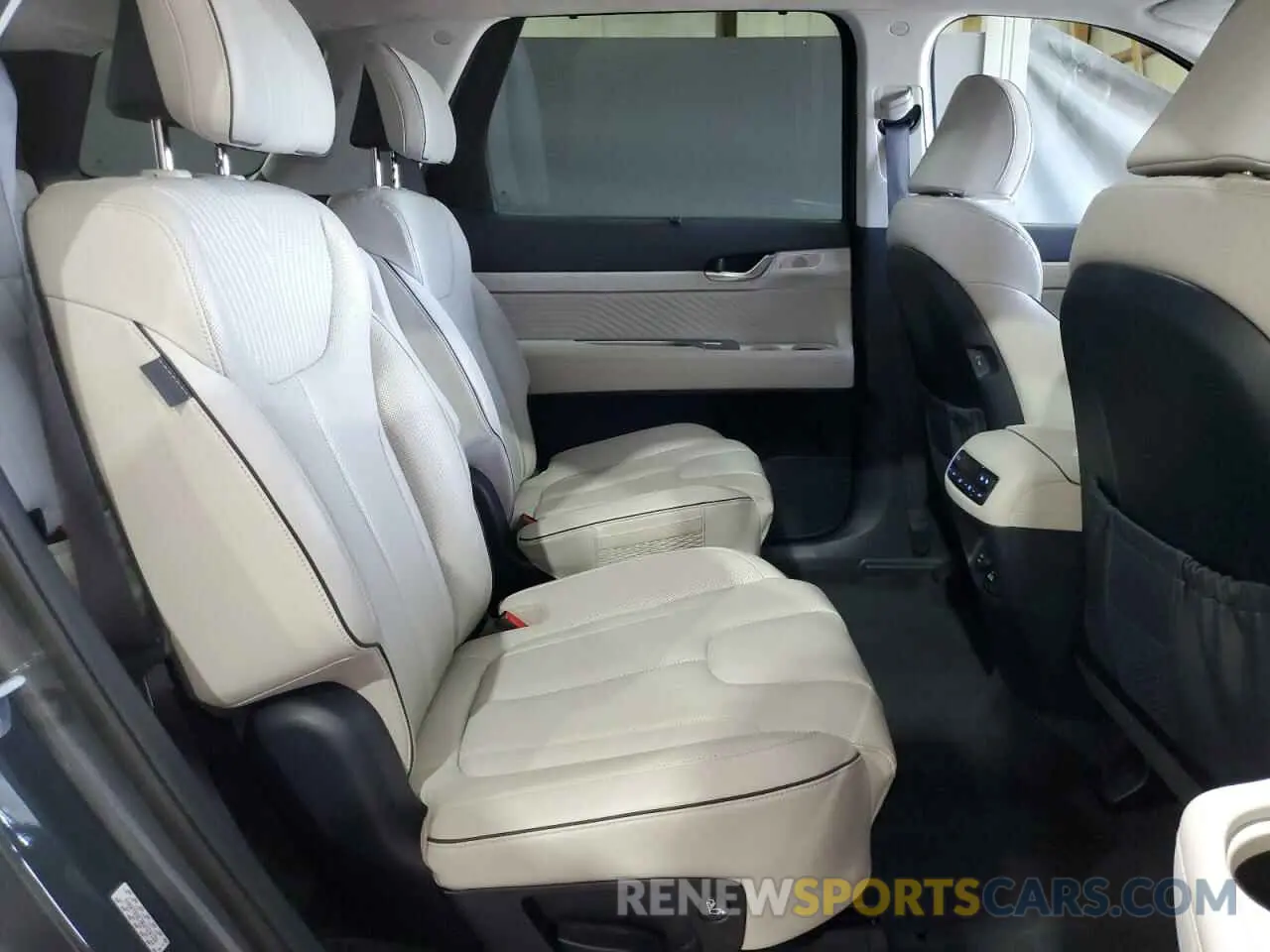 11 Photograph of a damaged car KM8R7DGE3RU720132 HYUNDAI PALISADE 2024