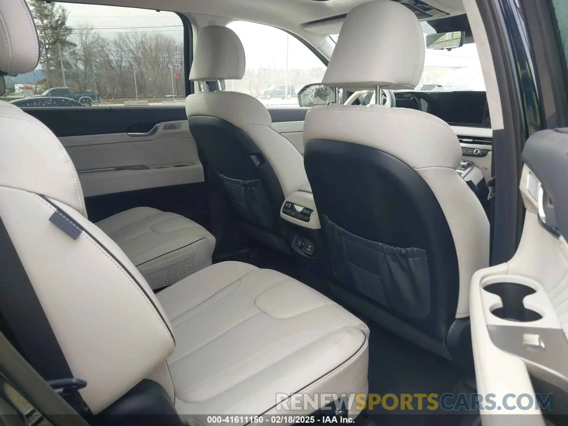 8 Photograph of a damaged car KM8R7DGE3RU754104 HYUNDAI PALISADE 2024